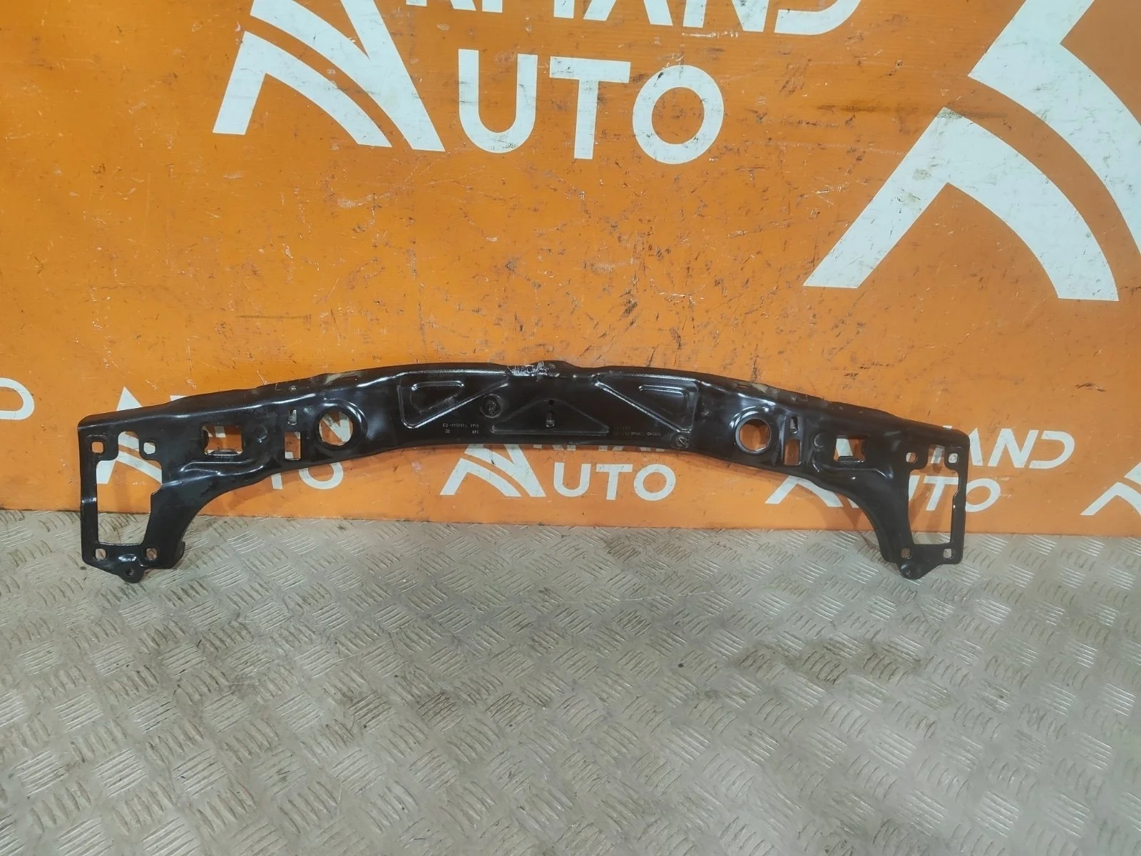 Панель передняя (суппорт радиатора) верхняя BMW X1 2015-2022 51647434544 F48