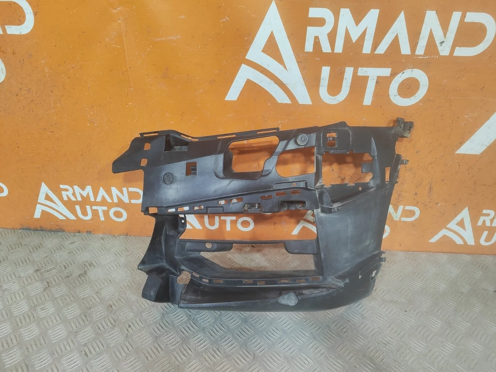 Кронштейн бампера BMW 5 series 2016-2020 51118064967 G30 G31, передний левый