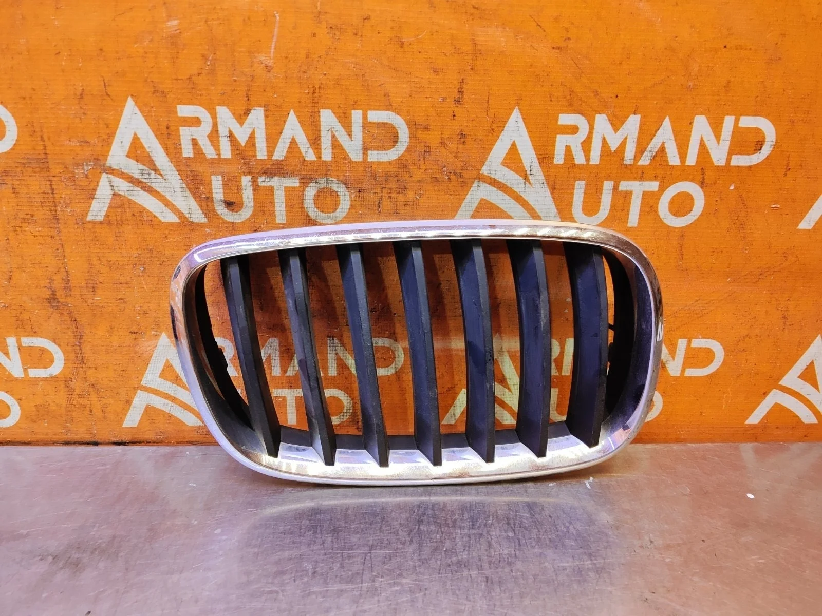 Решетка радиатора BMW X5 2006-2013 51137157688 E70, правая