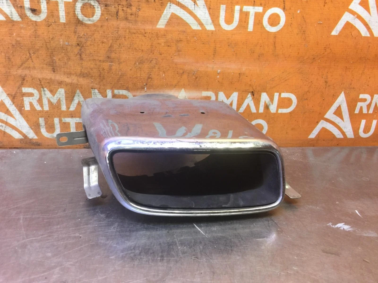 Насадка глушителя Volvo XC90 2014-2019 31353398 2, правая