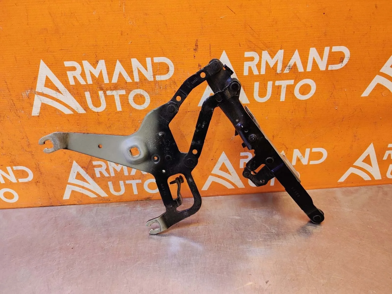 Петля капота BMW X5 2013-2018 41007381782 F15, правая