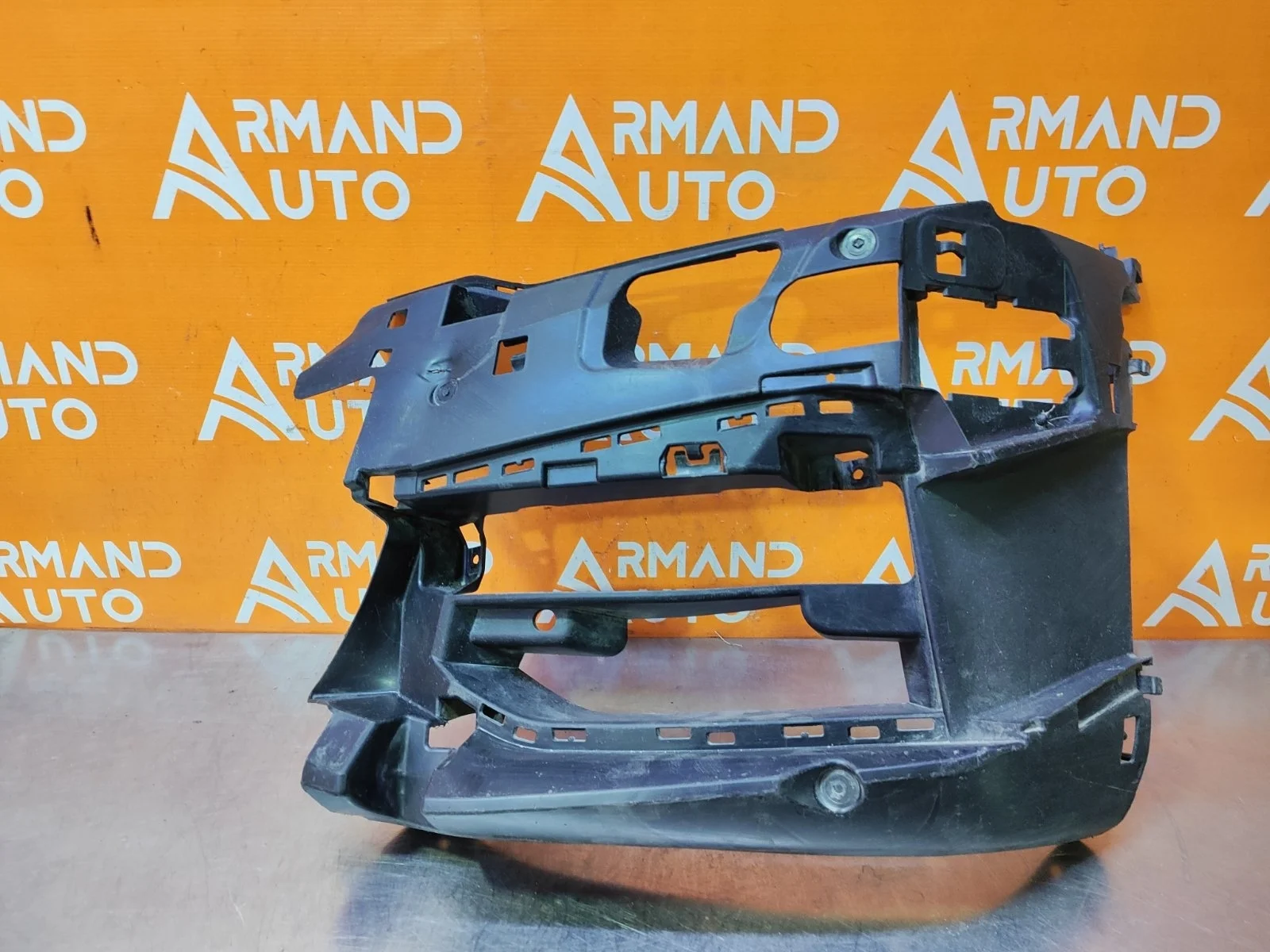 Кронштейн бампера BMW 5 series 2016-2020 51118064967 G30 G31, передний левый