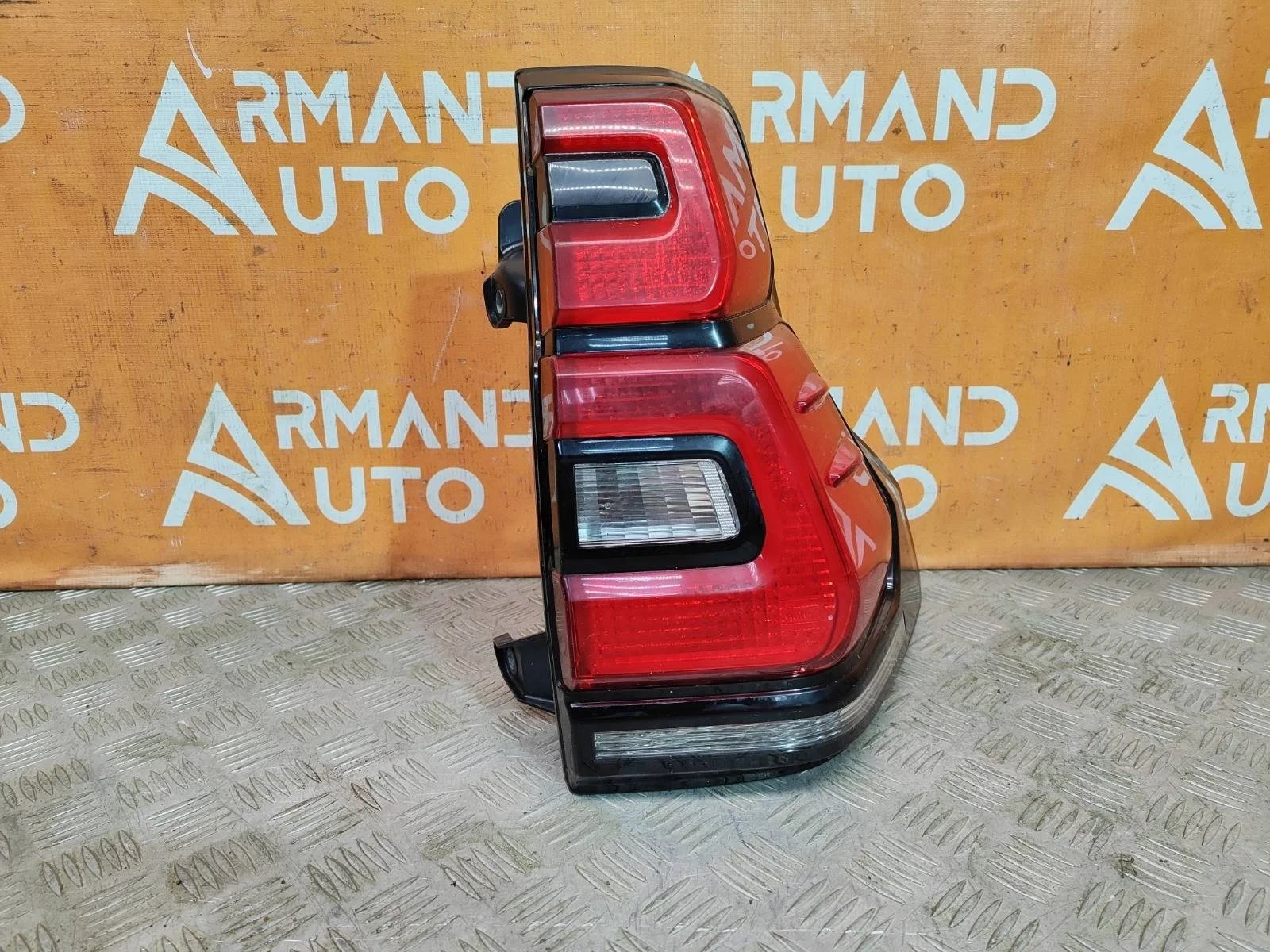 Фонарь Toyota Land Cruiser Prado 2017-2024 8155160C30 150, правый
