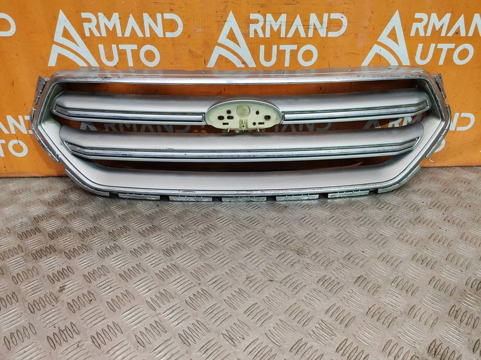 Решетка радиатора Ford Kuga 2016-2019 2058454 2 CBS