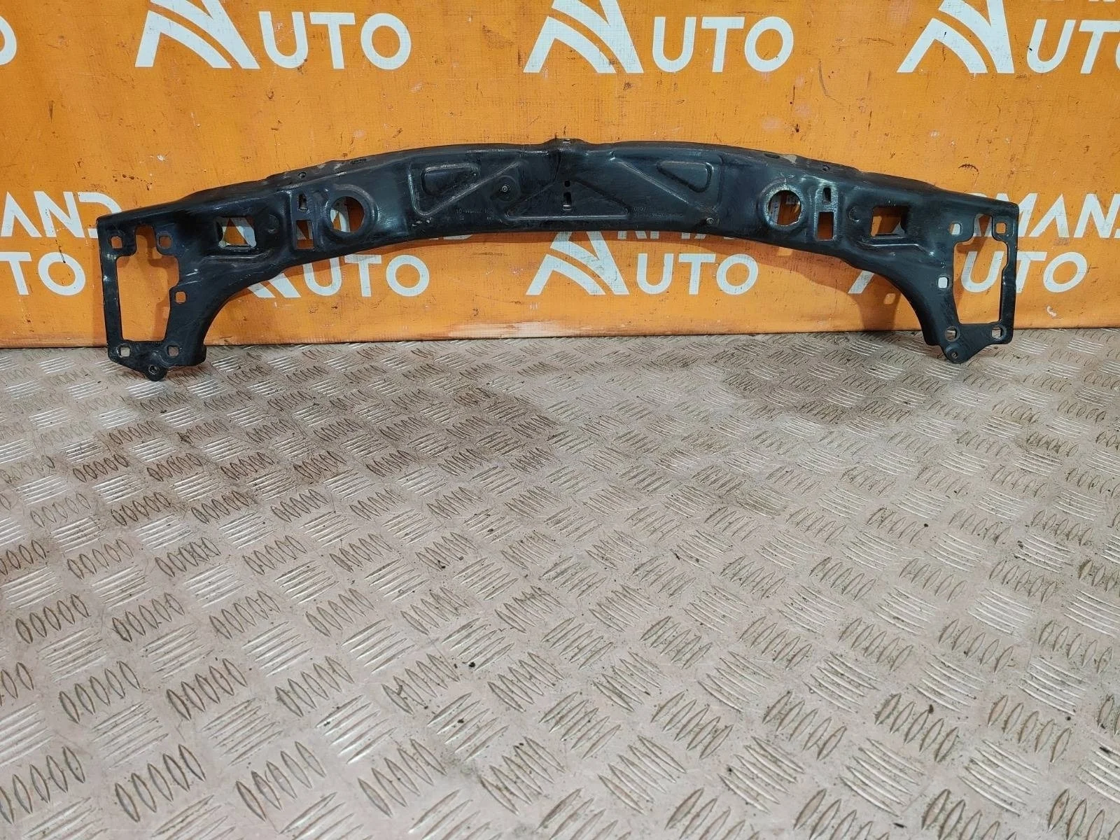 Панель передняя (суппорт радиатора) верхняя BMW X1 2015-2022 51647434544 F48