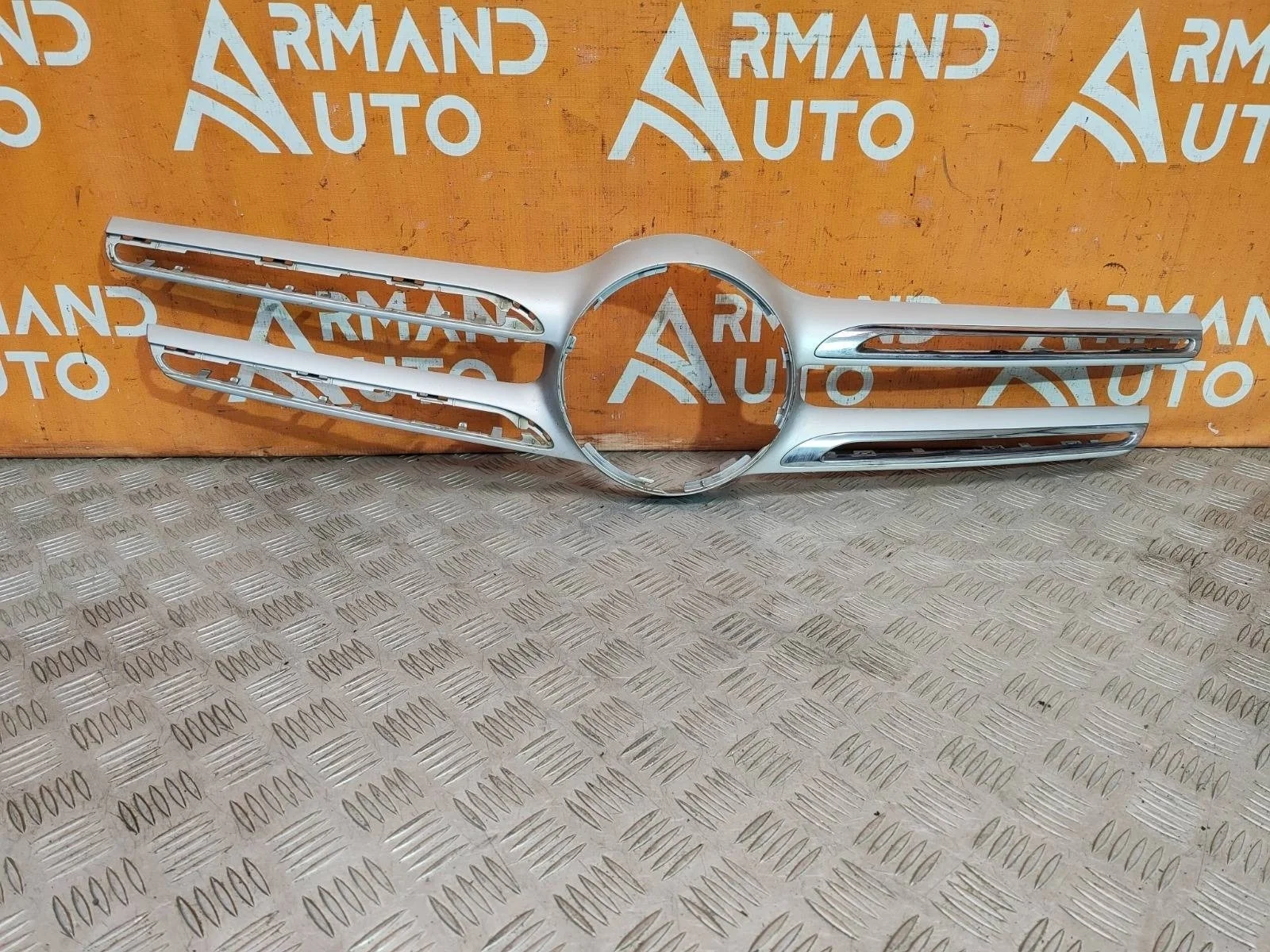 Накладка решетки радиатора Mercedes GLC-Class 2015-2019 A25388823009982 X253
