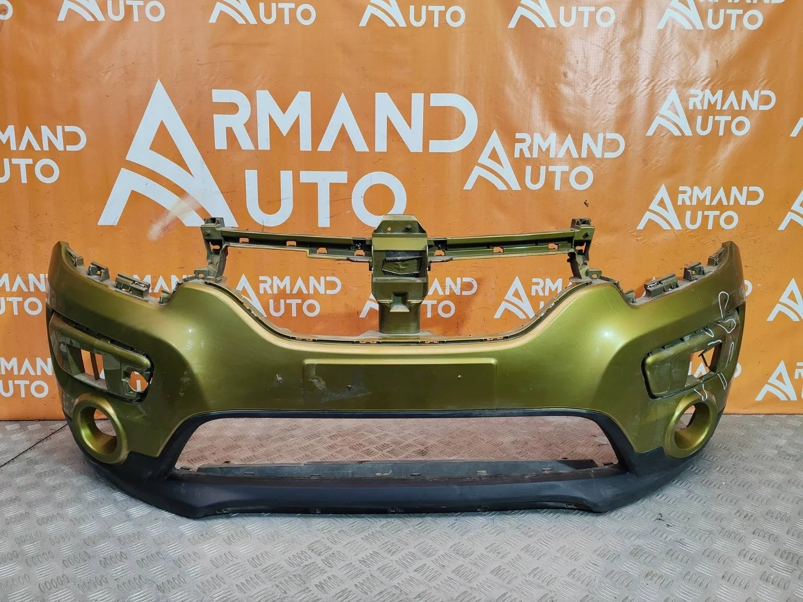 Бампер Renault Sandero 2013-2019 620223572R 2, передний