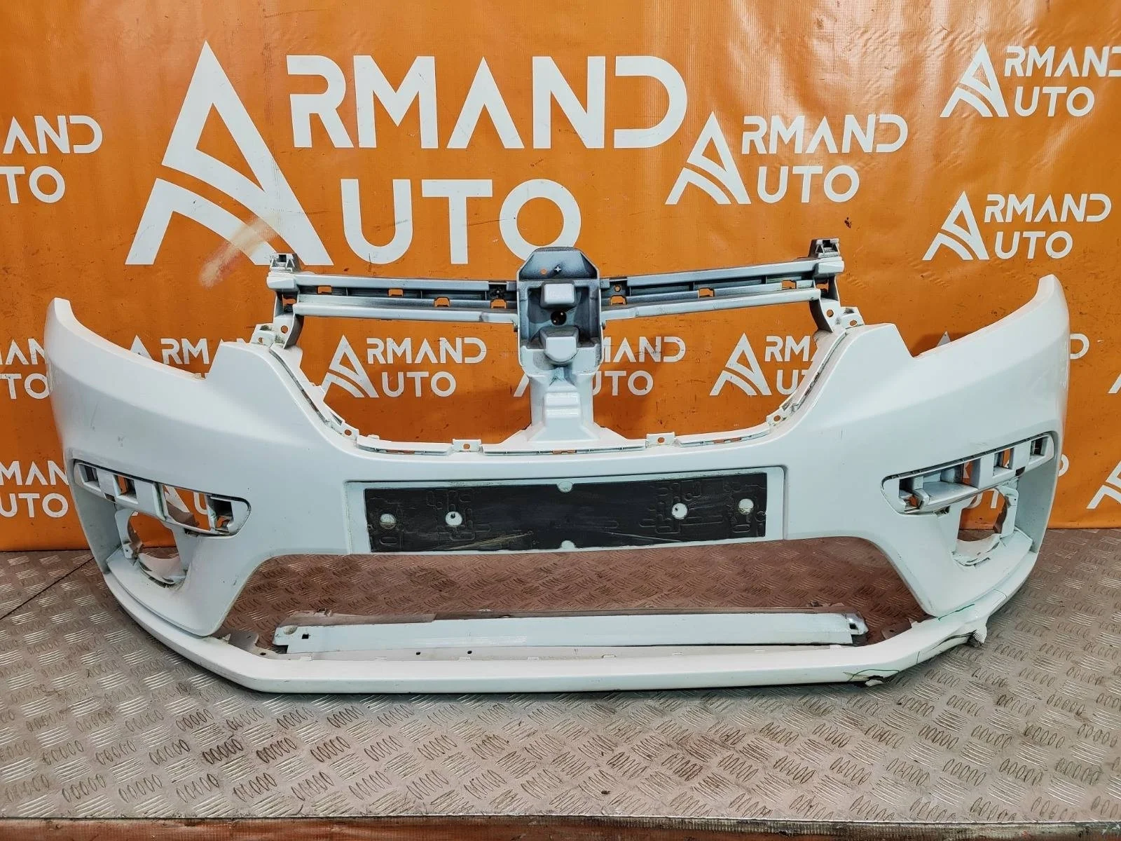 Бампер Renault Logan 2018-2022 620220063R 2, передний