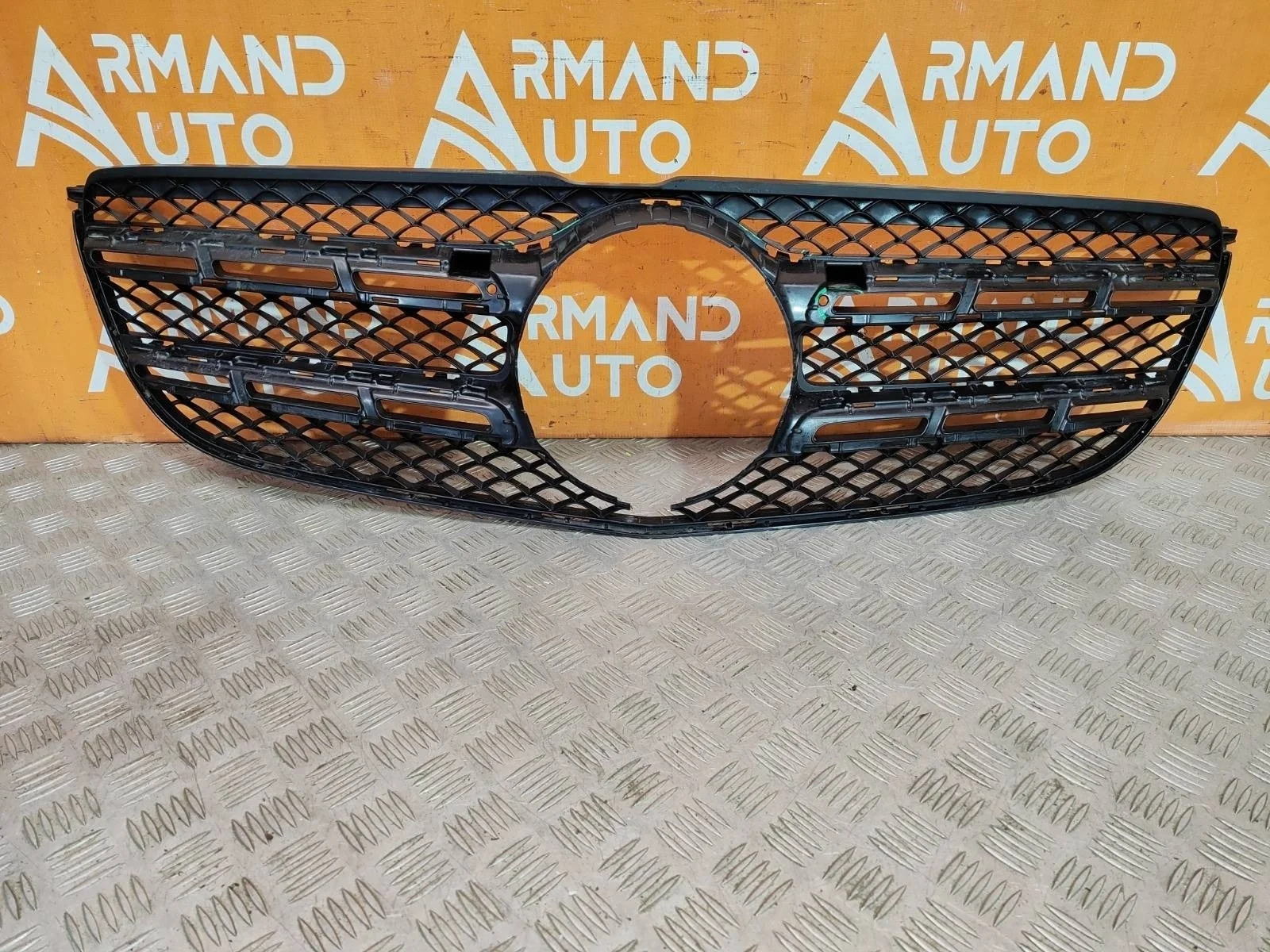 Решетка радиатора Mercedes GL GLS-Class 2015-2019 A1668880460 X166
