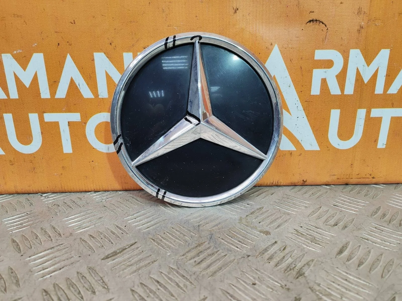 Эмблема Mercedes A-Class 2018-нв A177888420064 W177, передняя