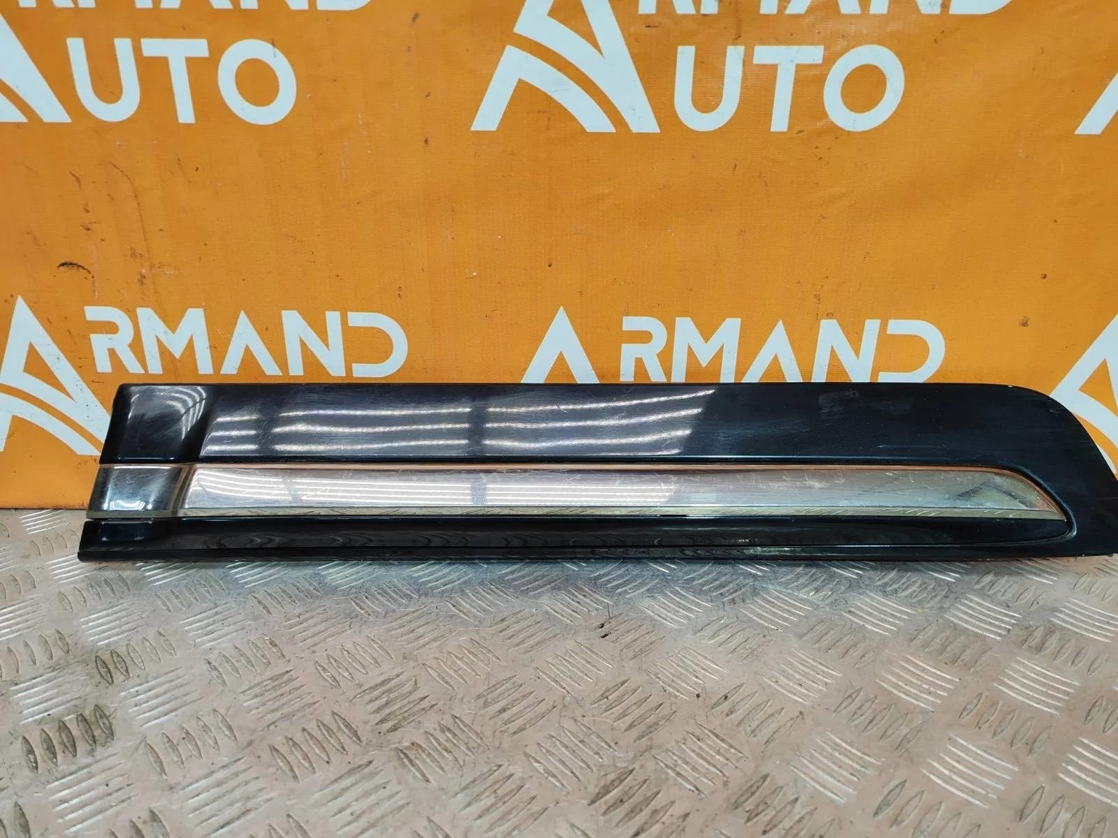 Молдинг двери Lexus LX 2012-2015 7507560100A0 3 URJ200, задний правый