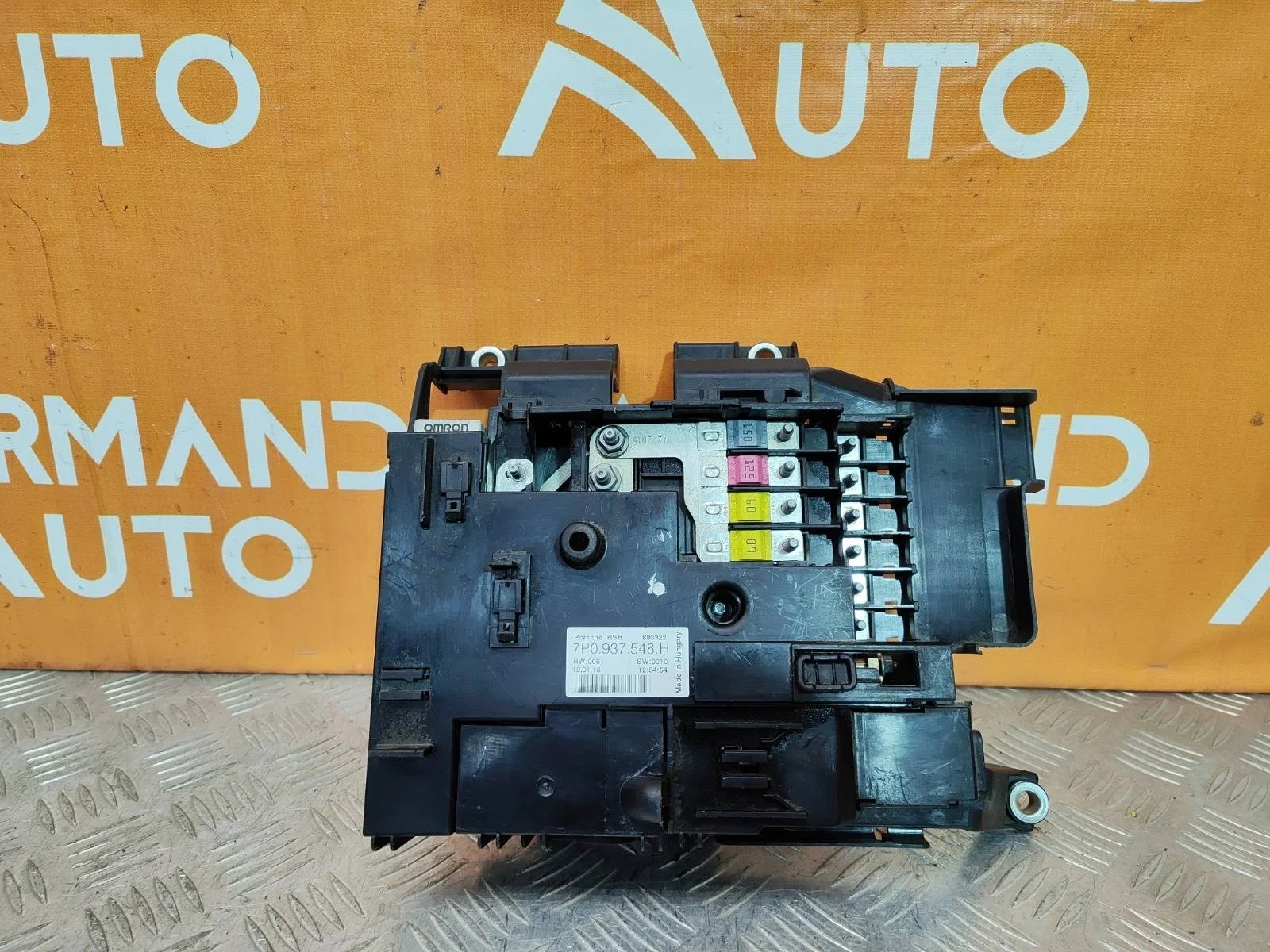 Блок предохранителей Porsche Cayenne 2010-2018 95861030800 2 958