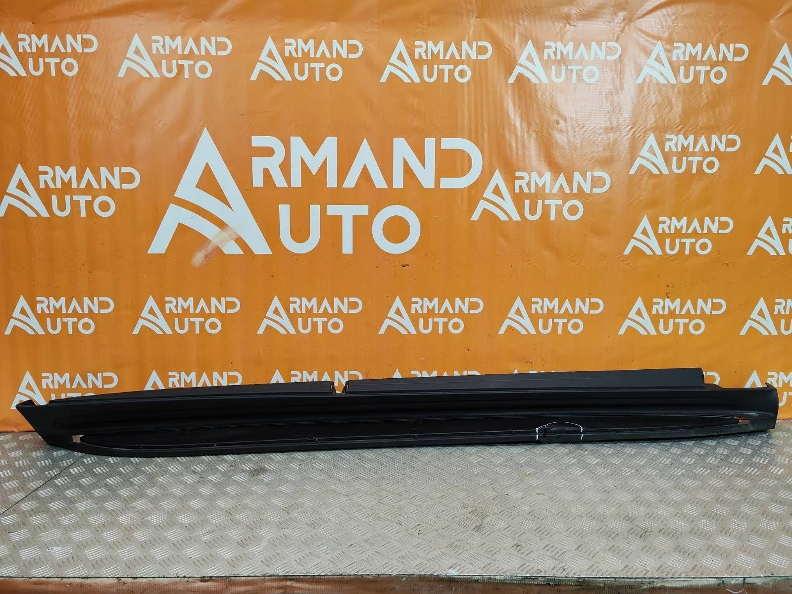Подножка порога Mercedes GL GLS-Class 2012-2019 A1666900675 X166, правая