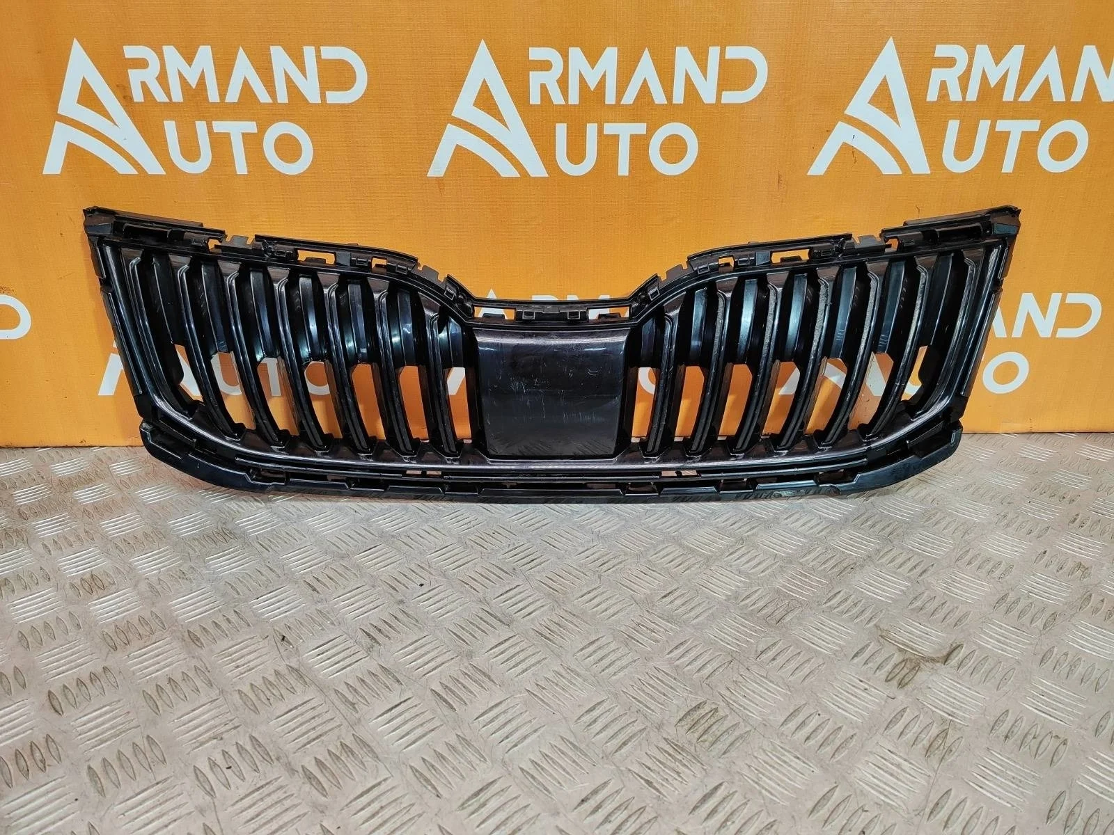 Решетка радиатора Skoda Octavia 2017-2020 5E0853653C041 3 A7 (5E)