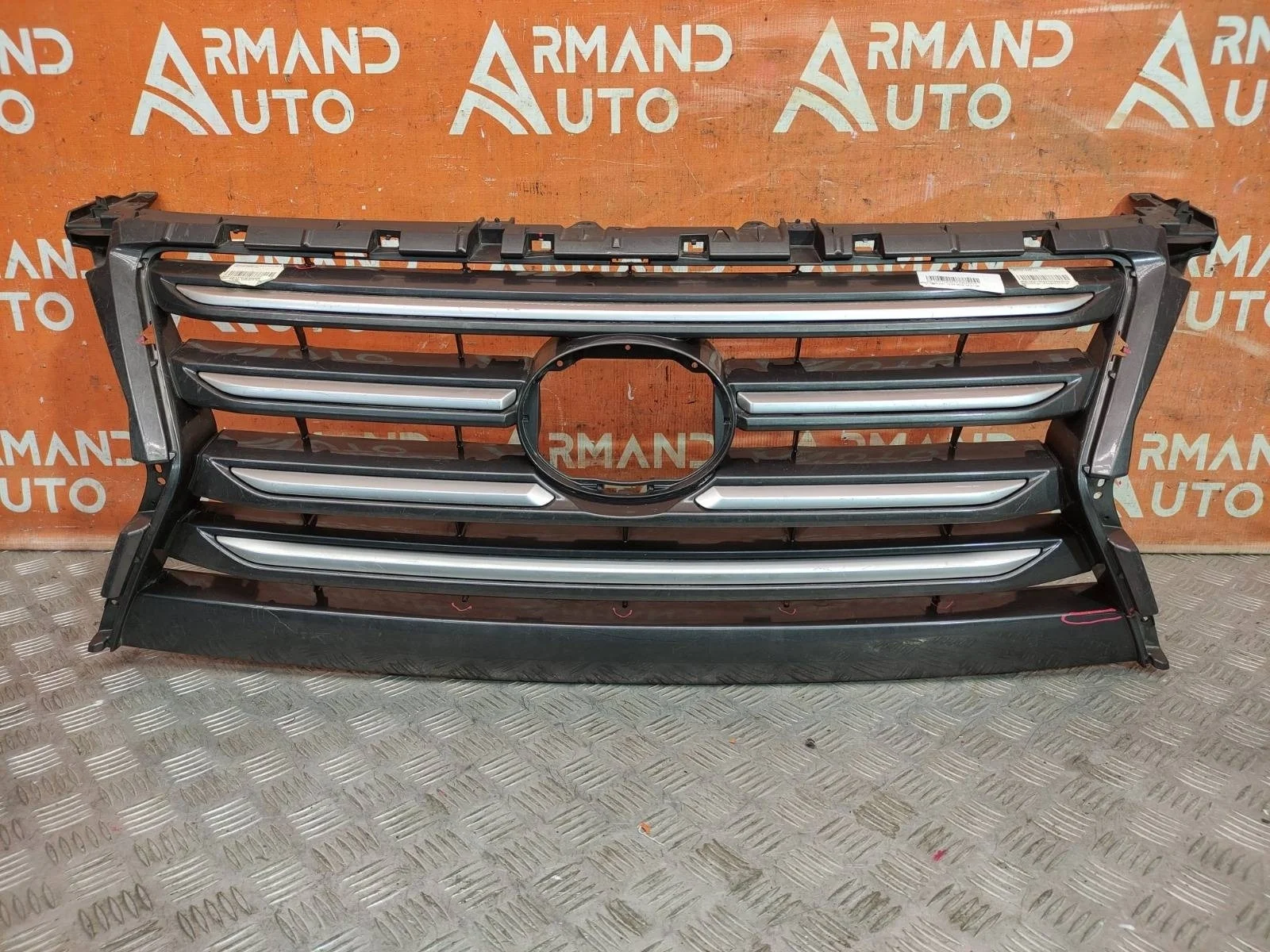 Решетка радиатора Lexus GX 2013-2019 5310160850 2 URJ150
