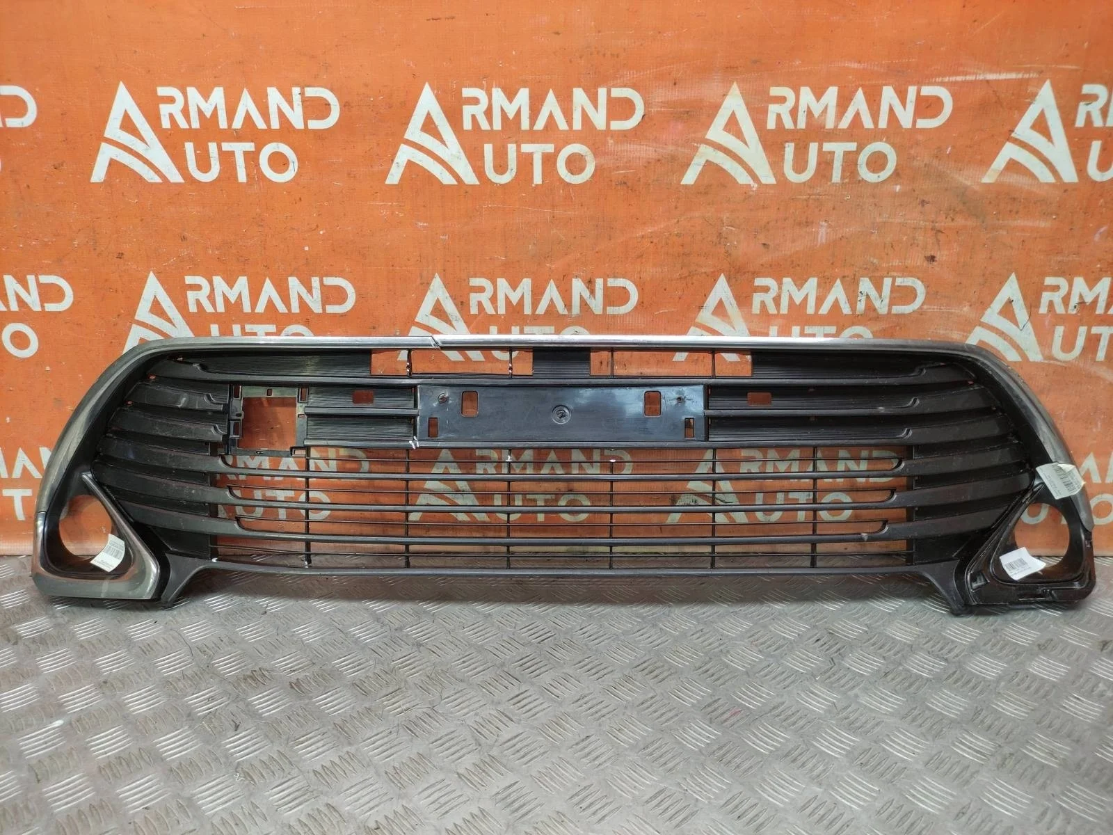 Решетка бампера Toyota Camry 2014-2017 5310233040 7 XV50, передняя