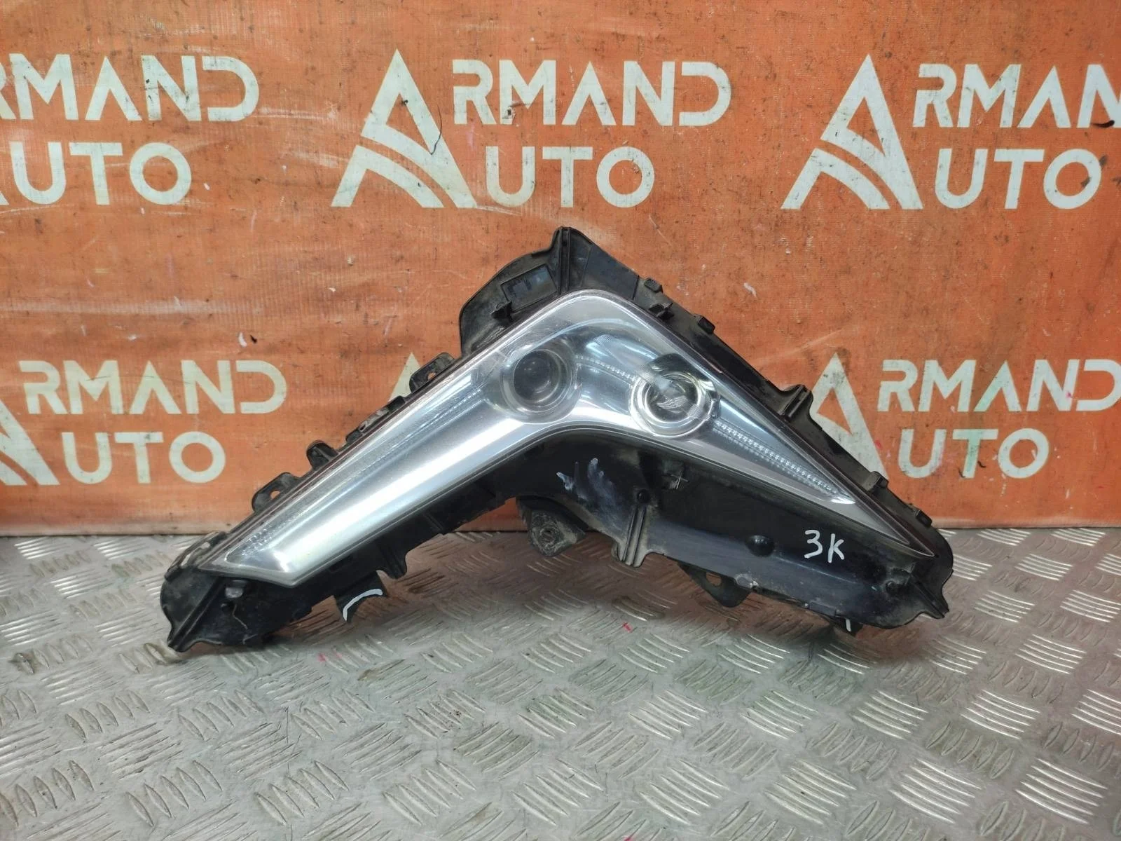 ПТФ Lexus LX 2015-2023 8136060070 3 URJ200, правый