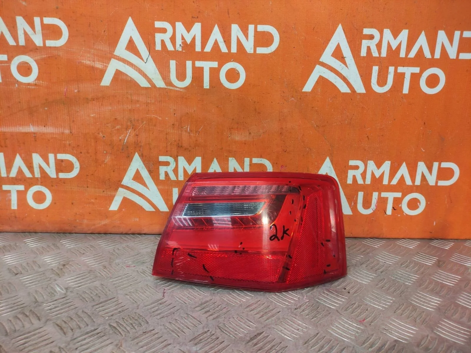 Фонарь внешний Audi A6 2011-2014 4G5945096A 4 C7, правый