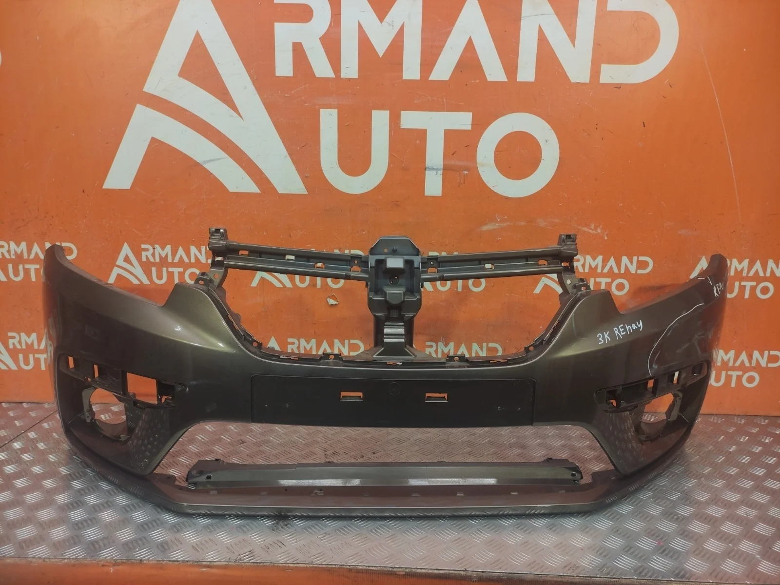 Бампер RENAULT Sandero 2018-2022 620220063R 2, передний