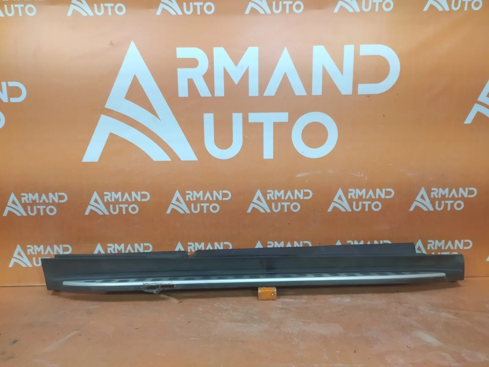 Подножка порога Mercedes M ML GLE-Class 2011-2018 A1666900275 W166, правая