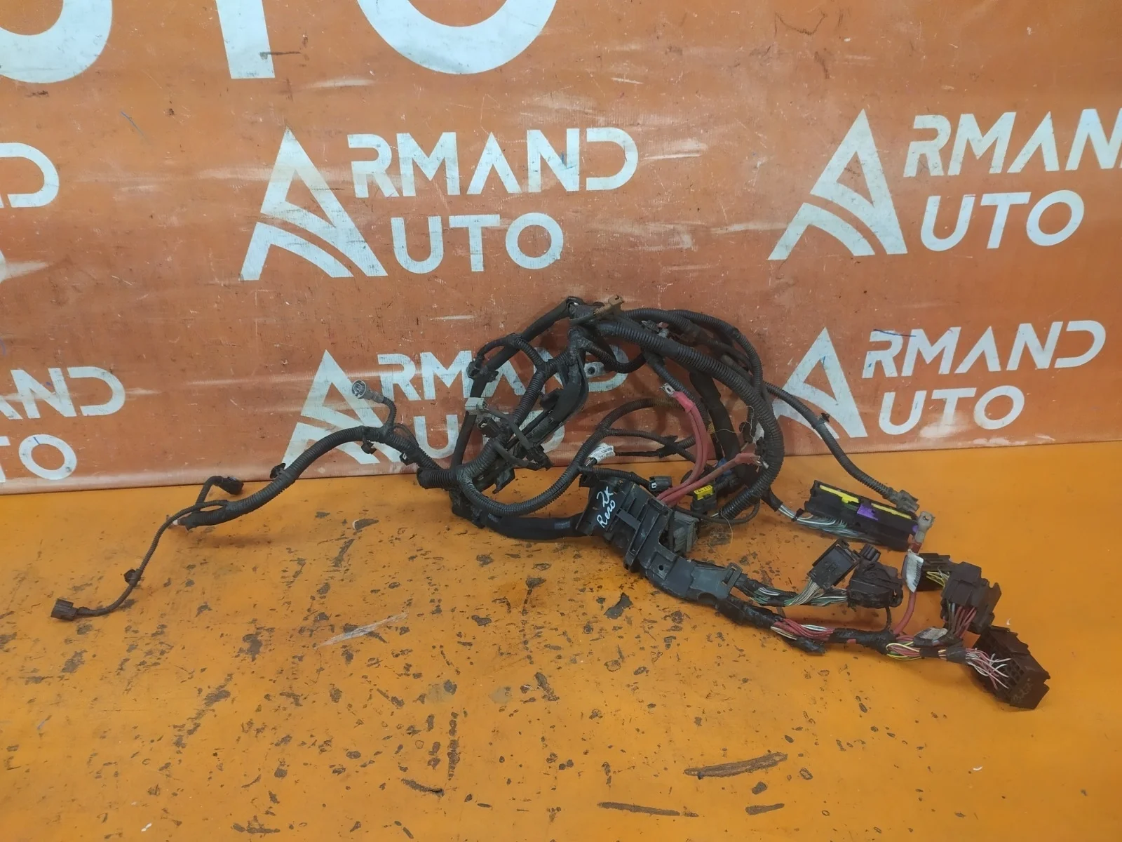 Проводка двигателя RENAULT Sandero 2013-2022 240116327R 2