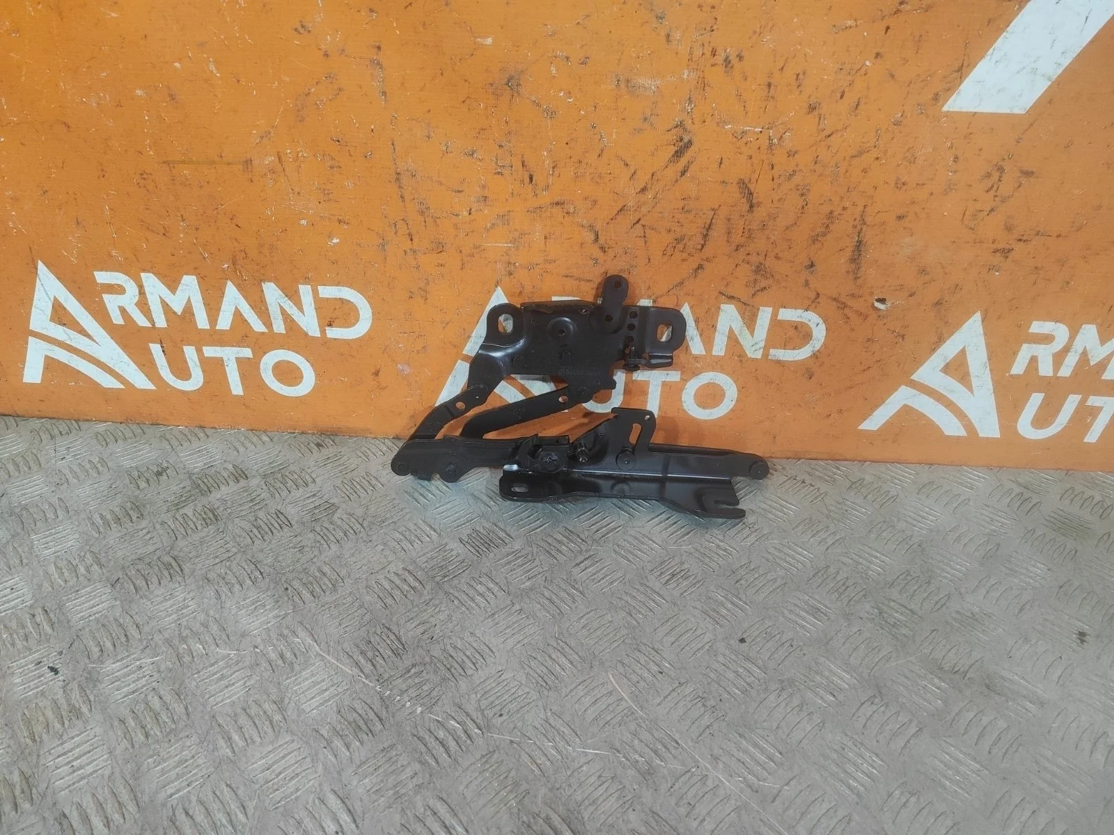 Петля капота BMW 3 series 2011-2020 41617286344 F30 F31, правая
