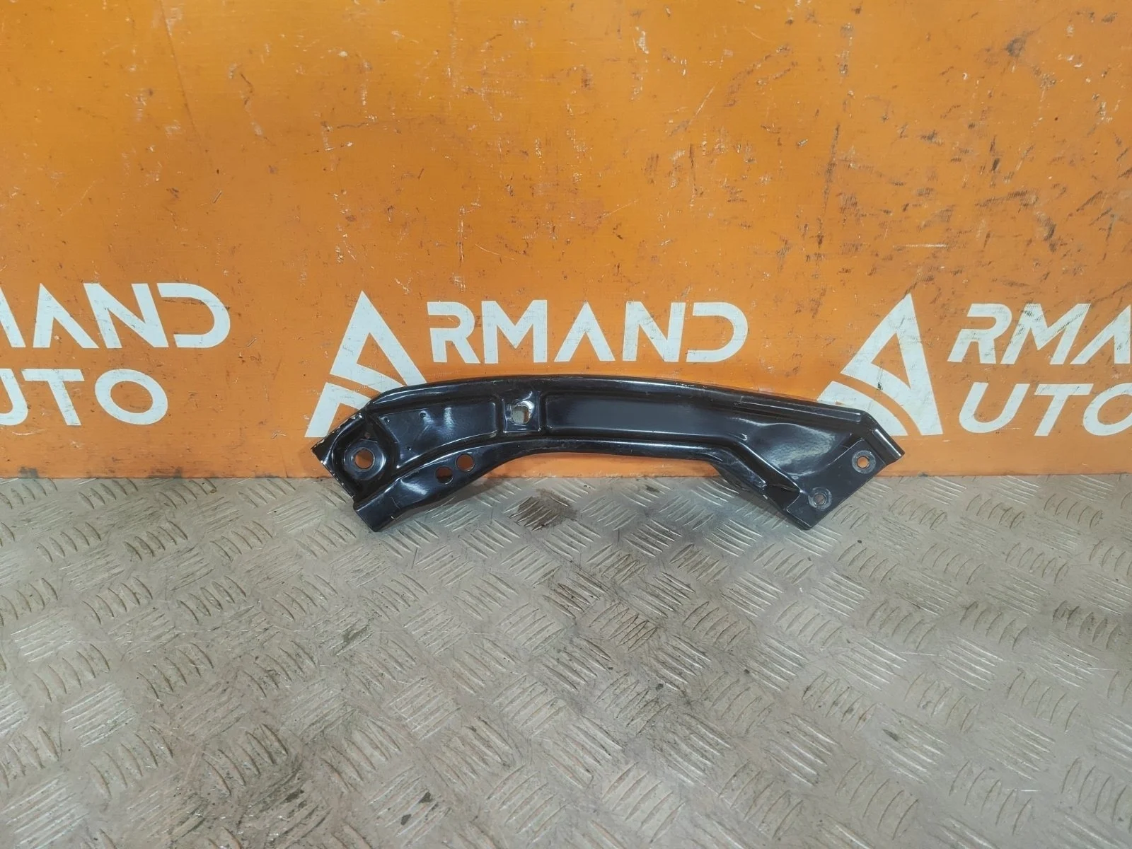 Кронштейн фары Skoda Rapid 2020-2023 60U805931 2, левый