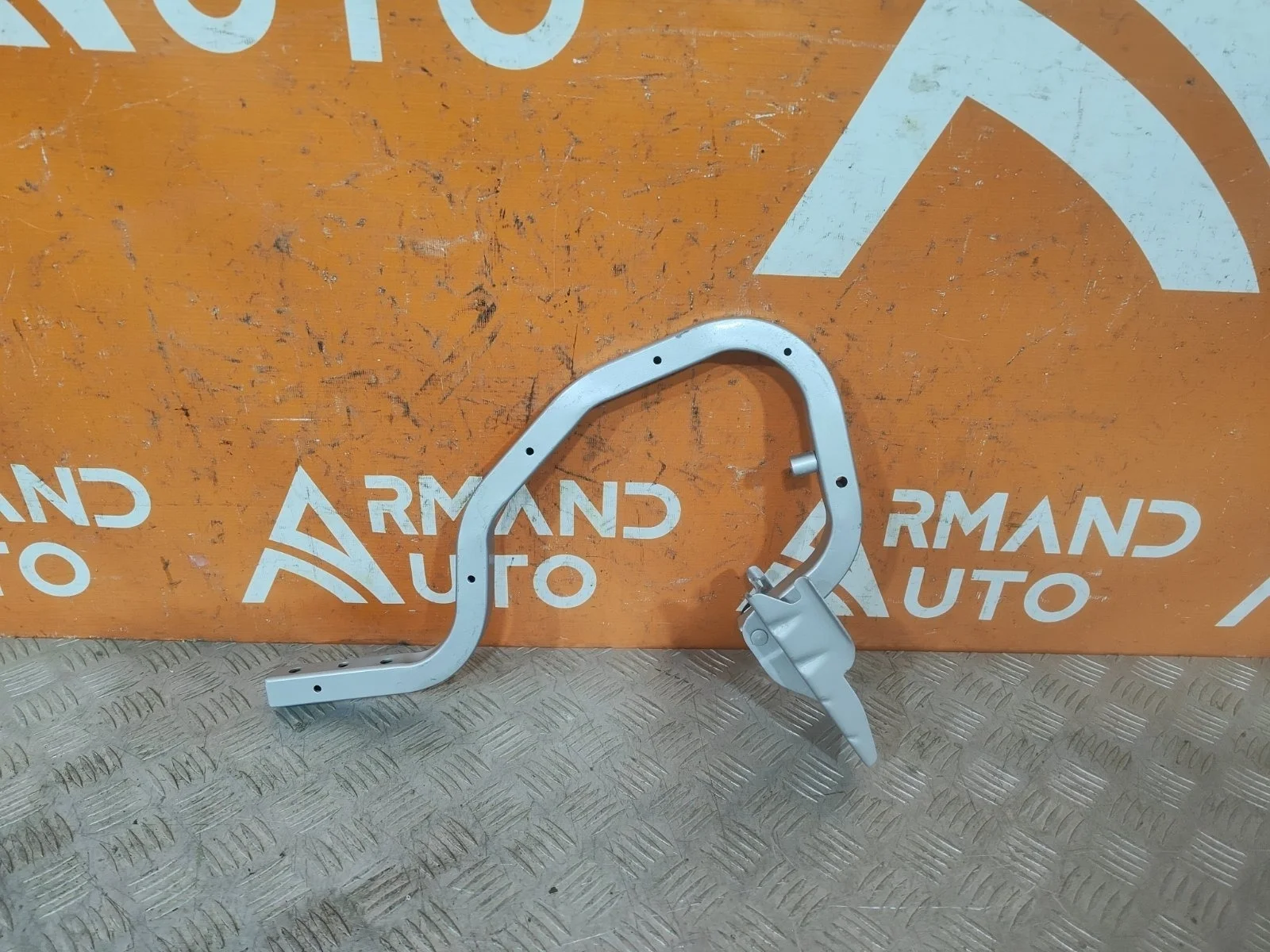 Петля крышки багажника Nissan Almera 2012-2018 84400EW000 G15, правая