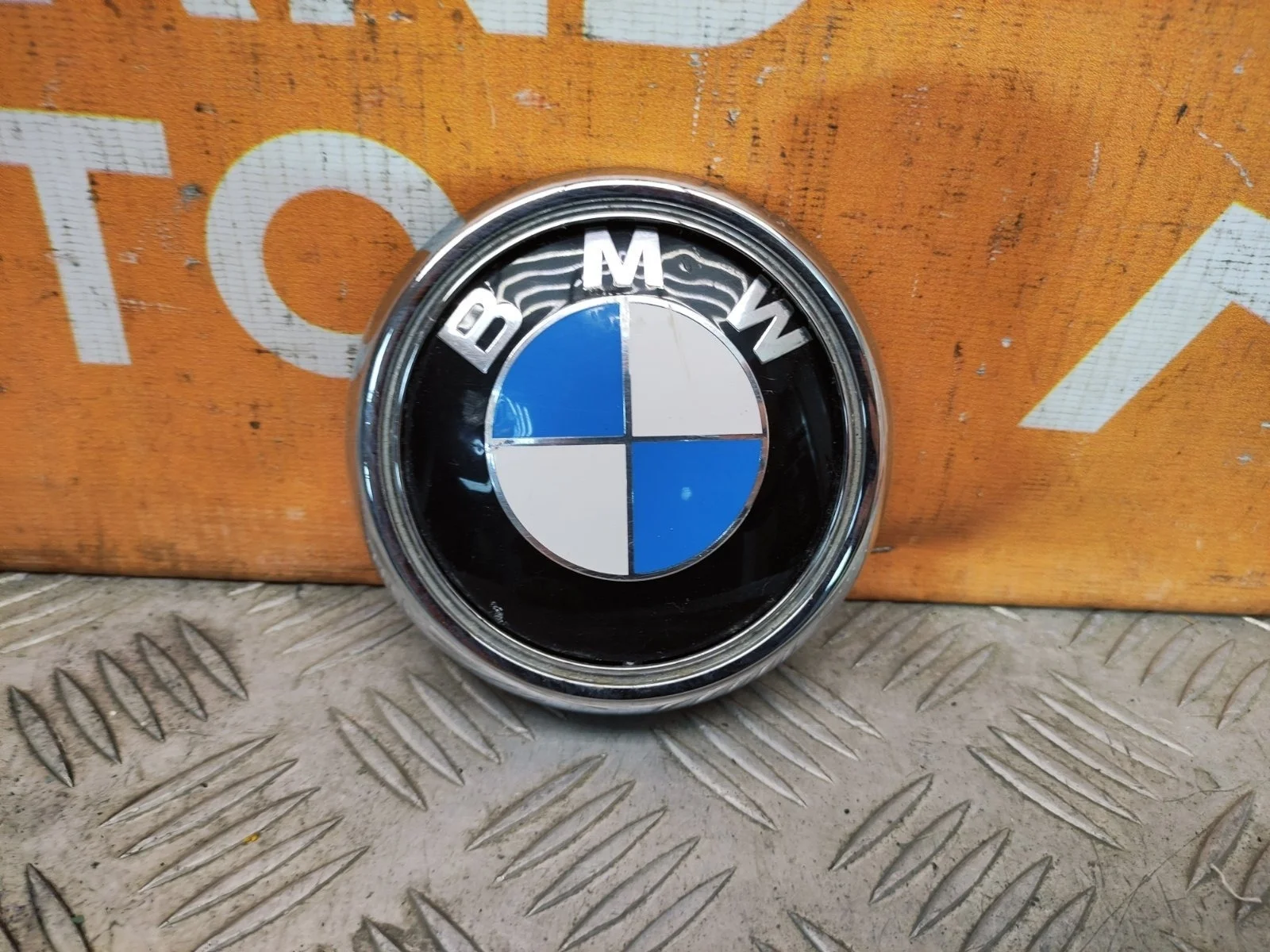 Эмблема BMW X3 2010-2017 51147364375 F25, задняя