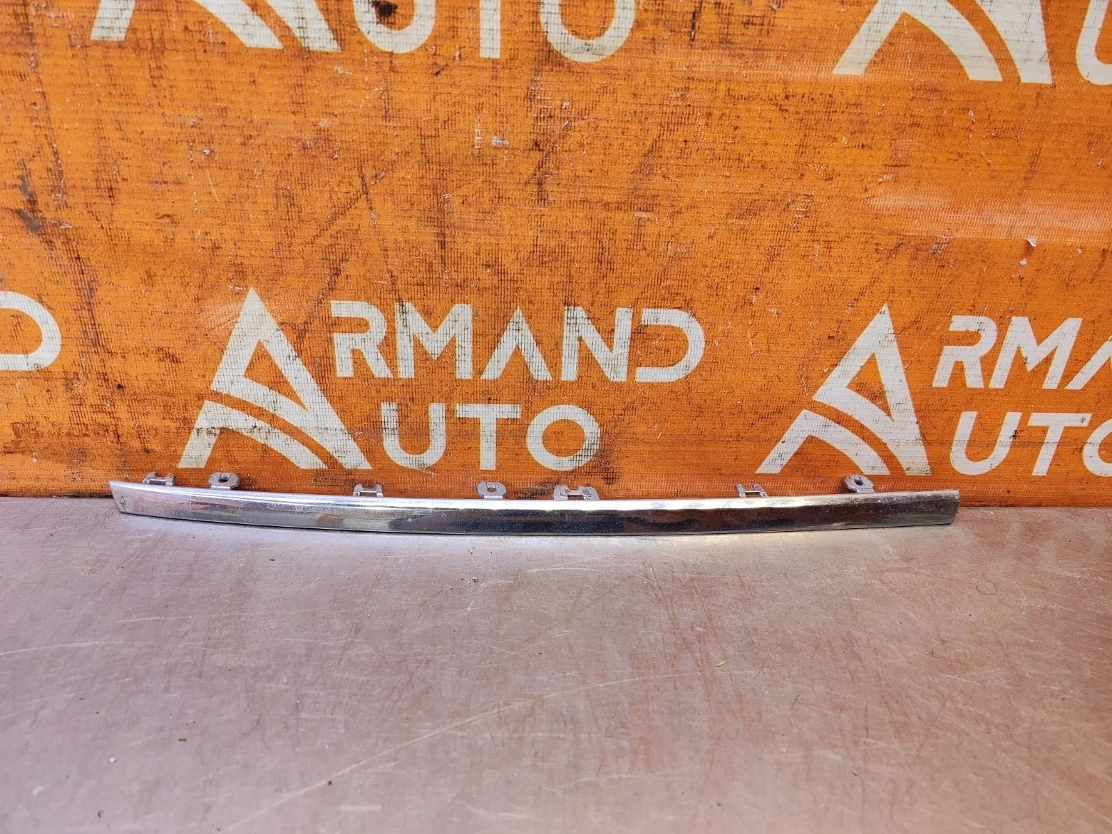 Накладка решетки радиатора верхняя Volkswagen Touareg 2010-2014 7P6853651AZLL 2, правая