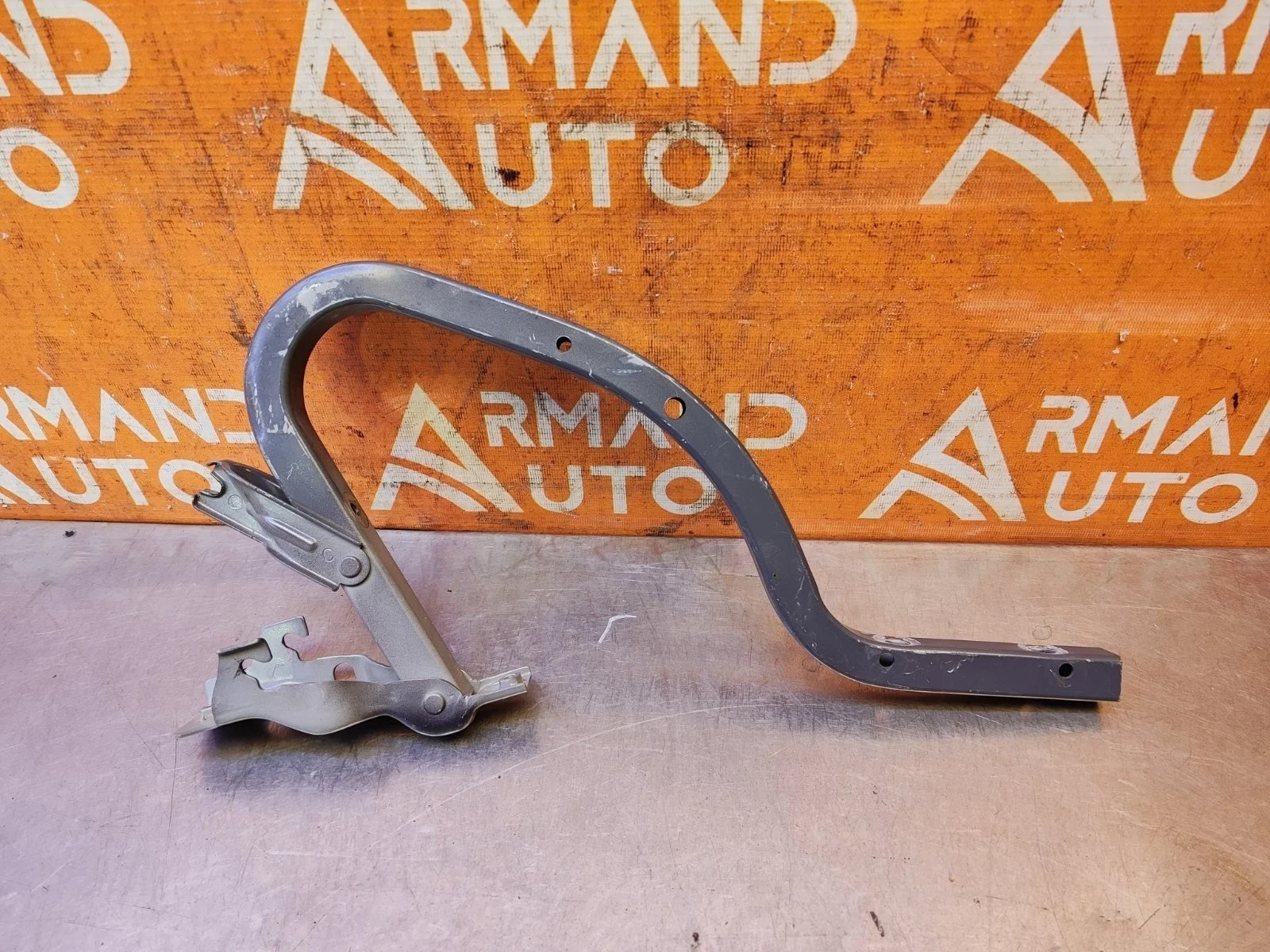 Петля крышки багажника Hyundai Solaris 2010-2017 792104L000 1, левая