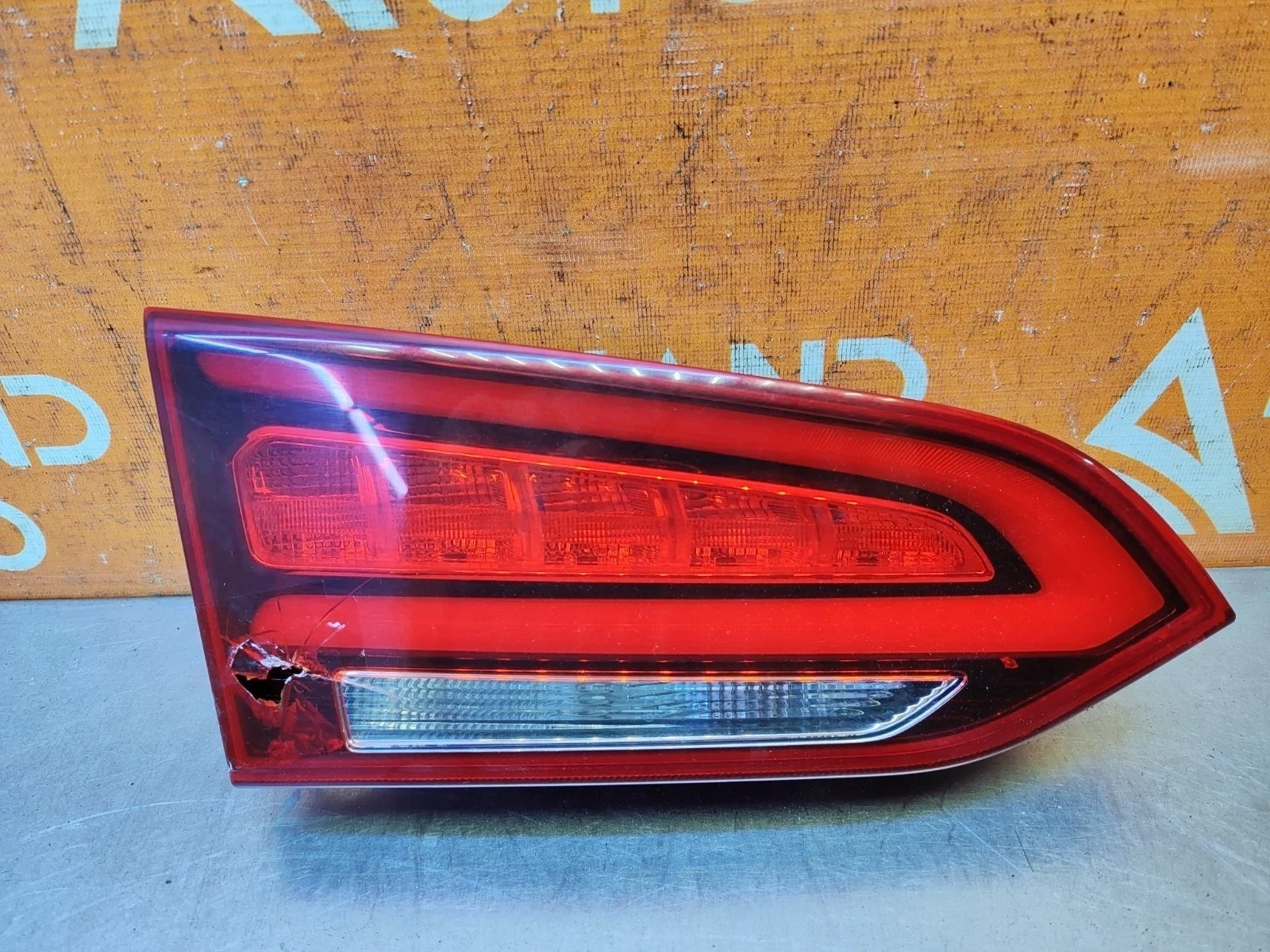 Фонарь внутренний Hyundai Santa Fe 2015-2019 924052W600 3 DM, левый