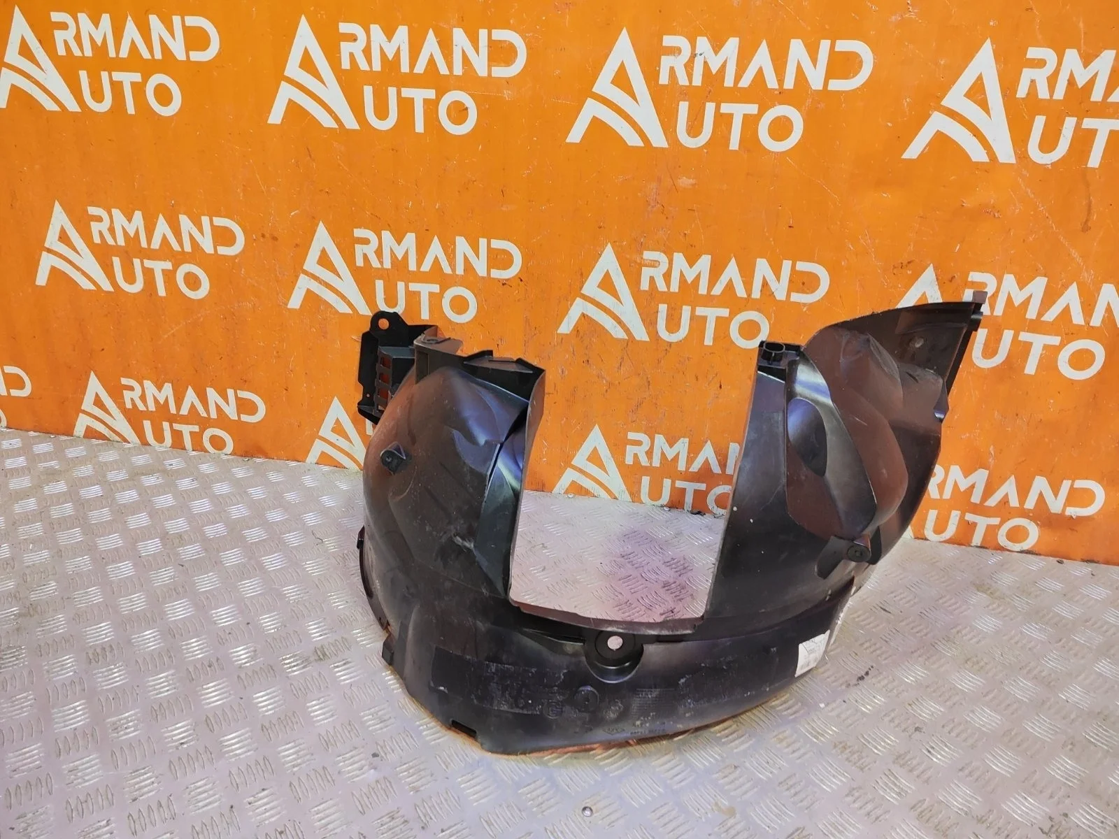 Подкрылок Renault Logan 2012-2022 638418777R 2, передний левый