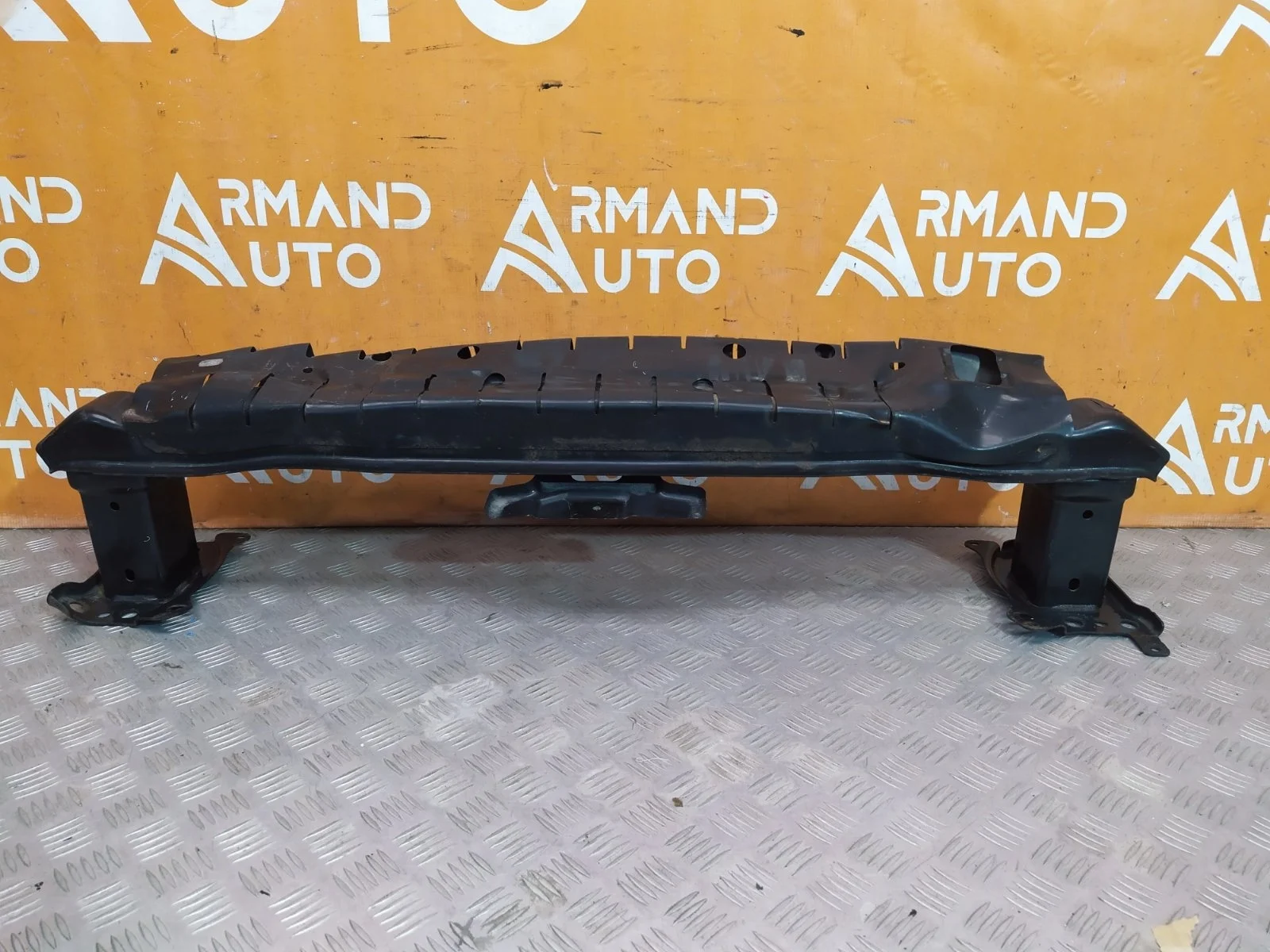 Усилитель бампера Volkswagen Passat 2011-2015 3AA807109B B7, передний