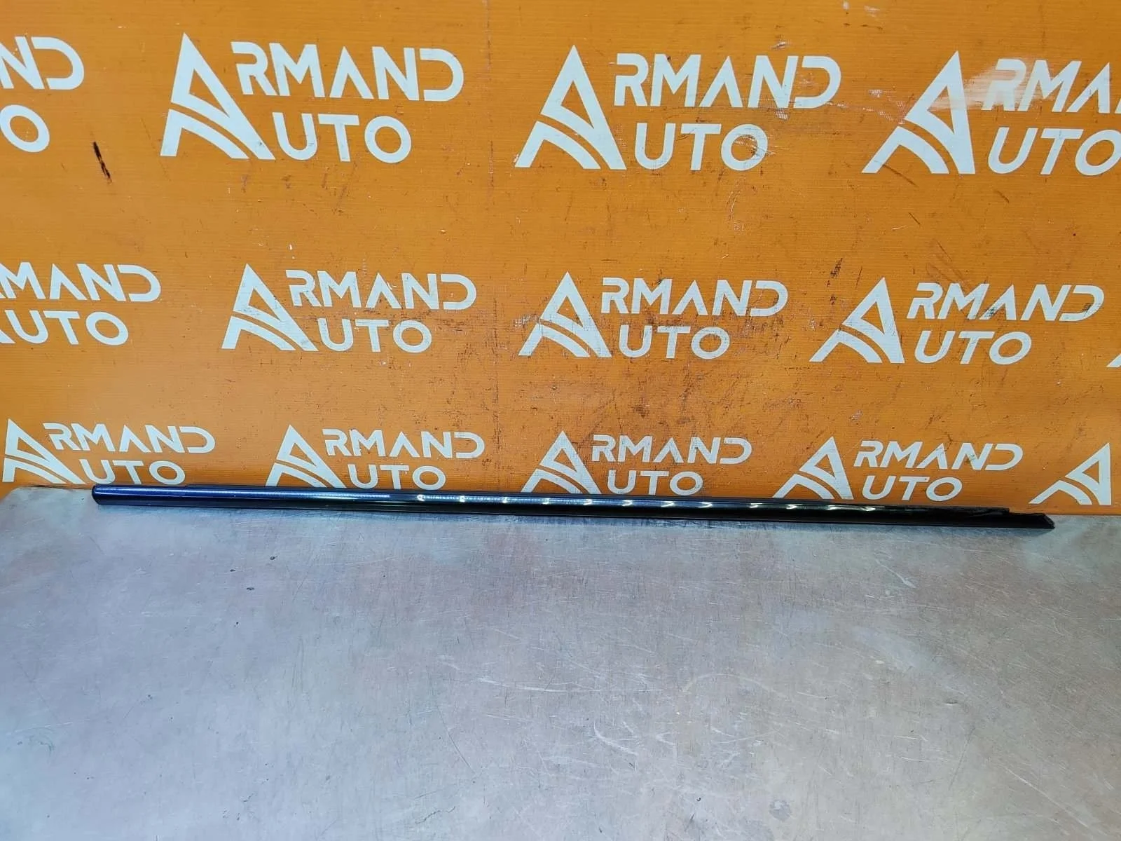 Молдинг стекла двери BMW 5 series 2009-2017 51337209726 F10 F11, передний правый