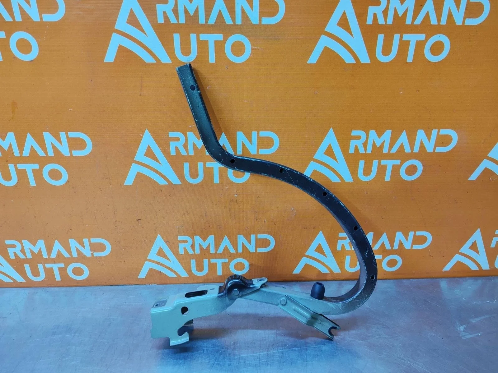 Петля крышки багажника Hyundai Solaris 2010-2017 792104L000 1, левая