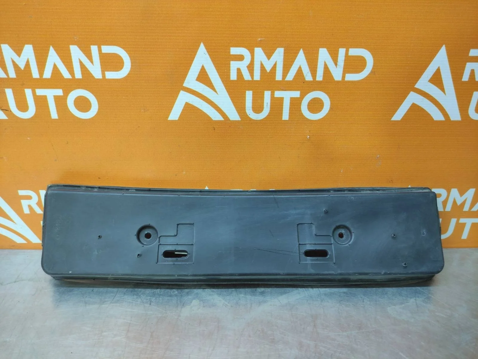 Площадка под Гос номер Nissan X-Trail 2017-2022 962106FR0A 3 T32, передняя