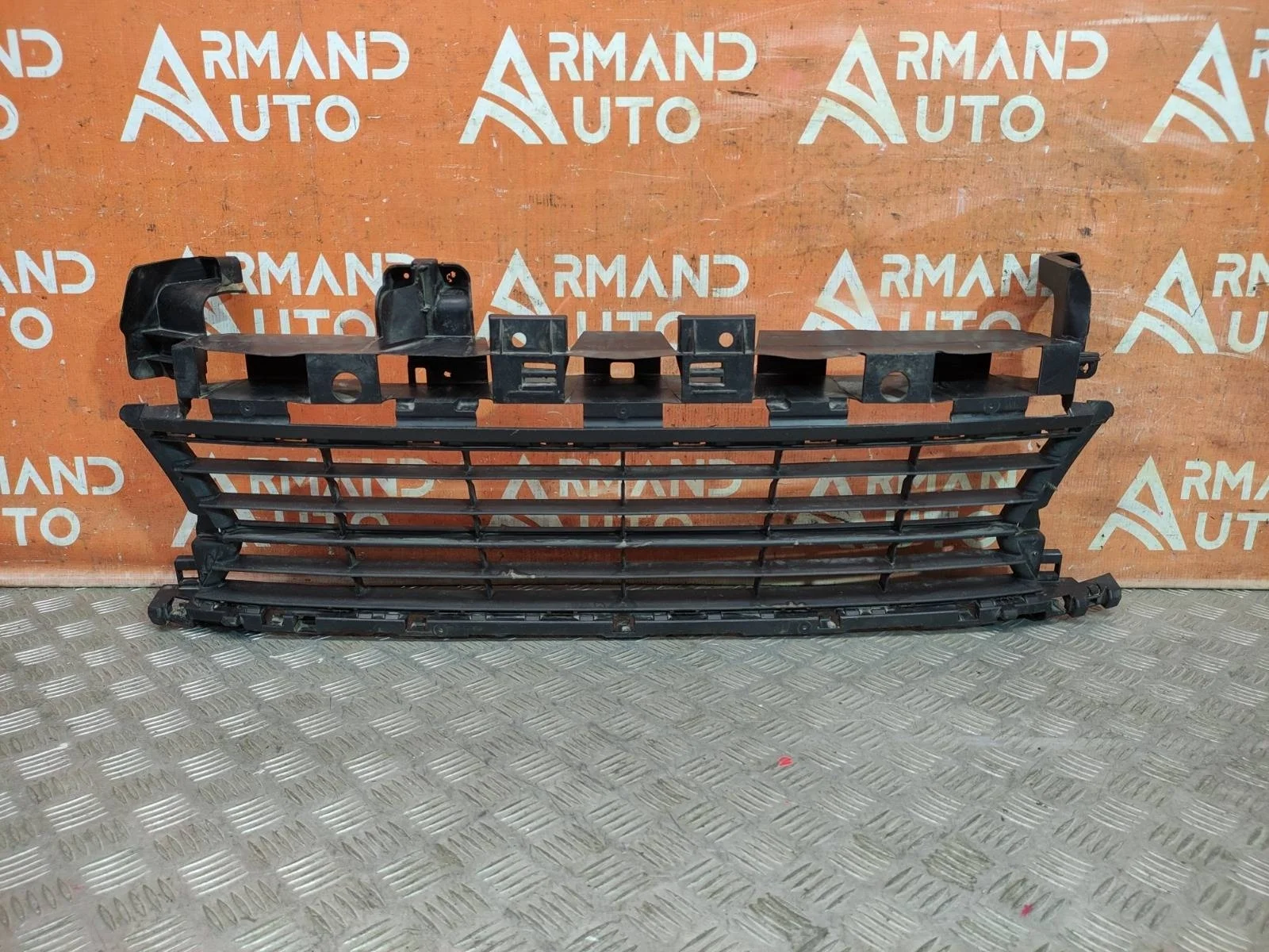 Решетка бампера RENAULT Logan 2012-2018 622543229R 2, передняя