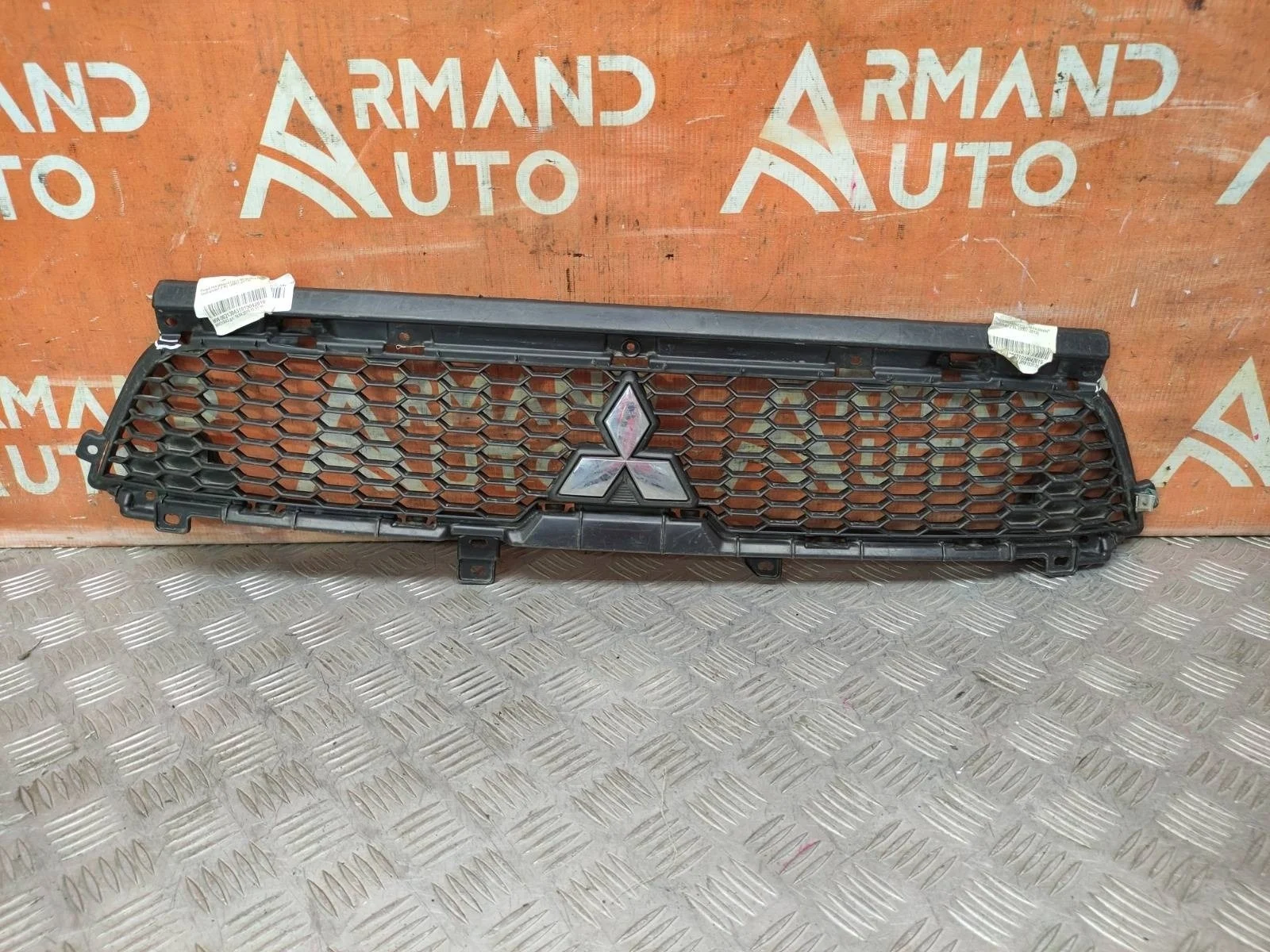 Решетка радиатора Mitsubishi Outlander 2009-2013 6402A198 2 XL