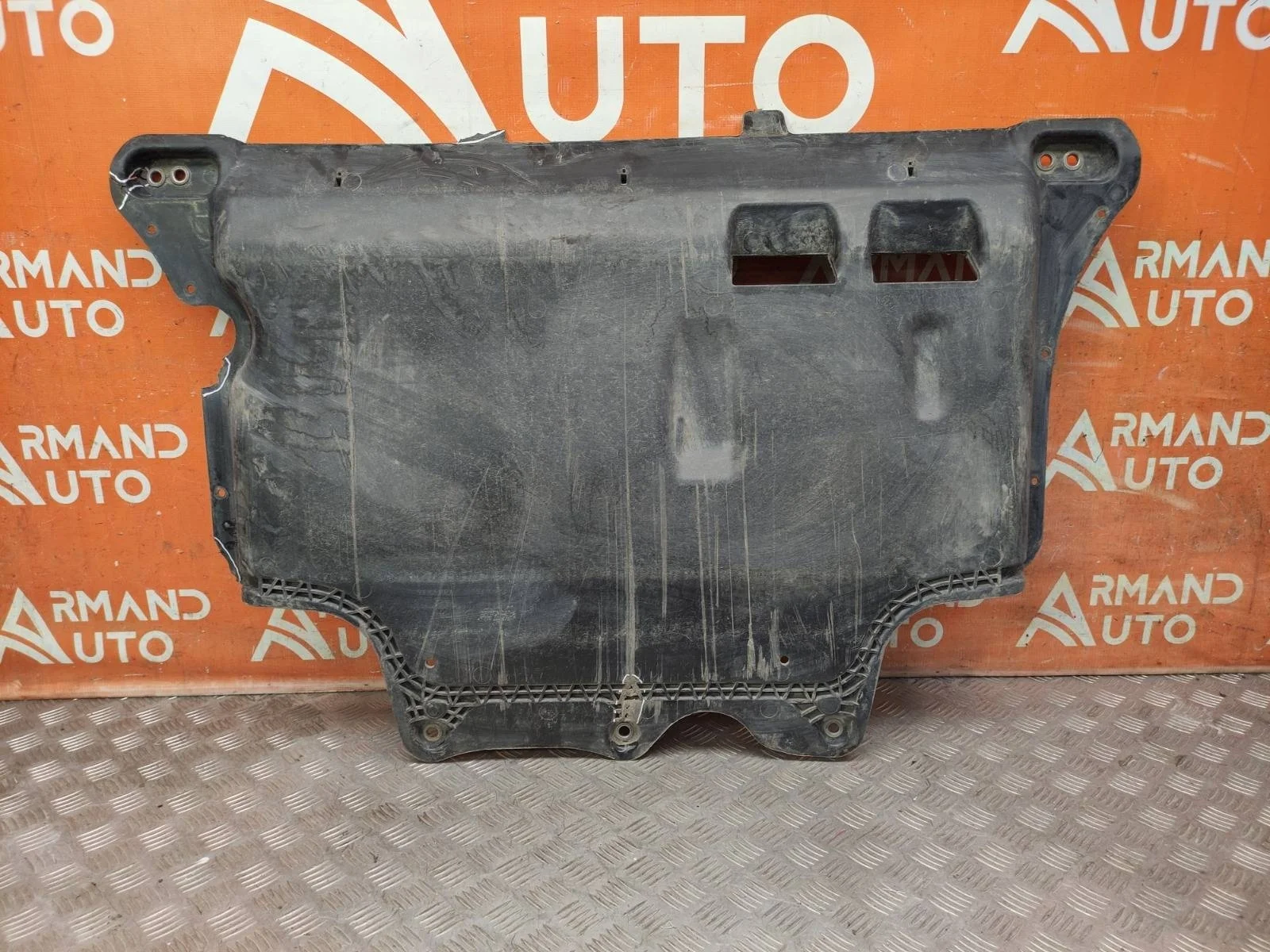 Защита двигателя Volkswagen Tiguan 2016-нв 5QF825901B 2