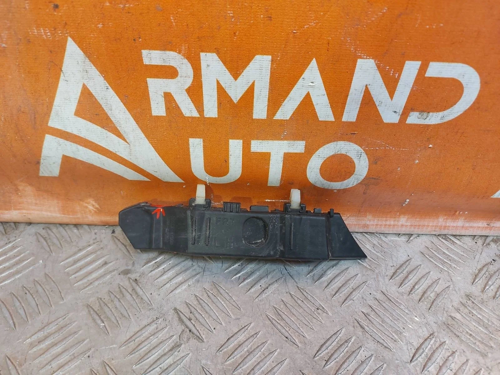 Кронштейн бампера Kia Rio 2011-2015 865134Y000 3 QB, передний левый