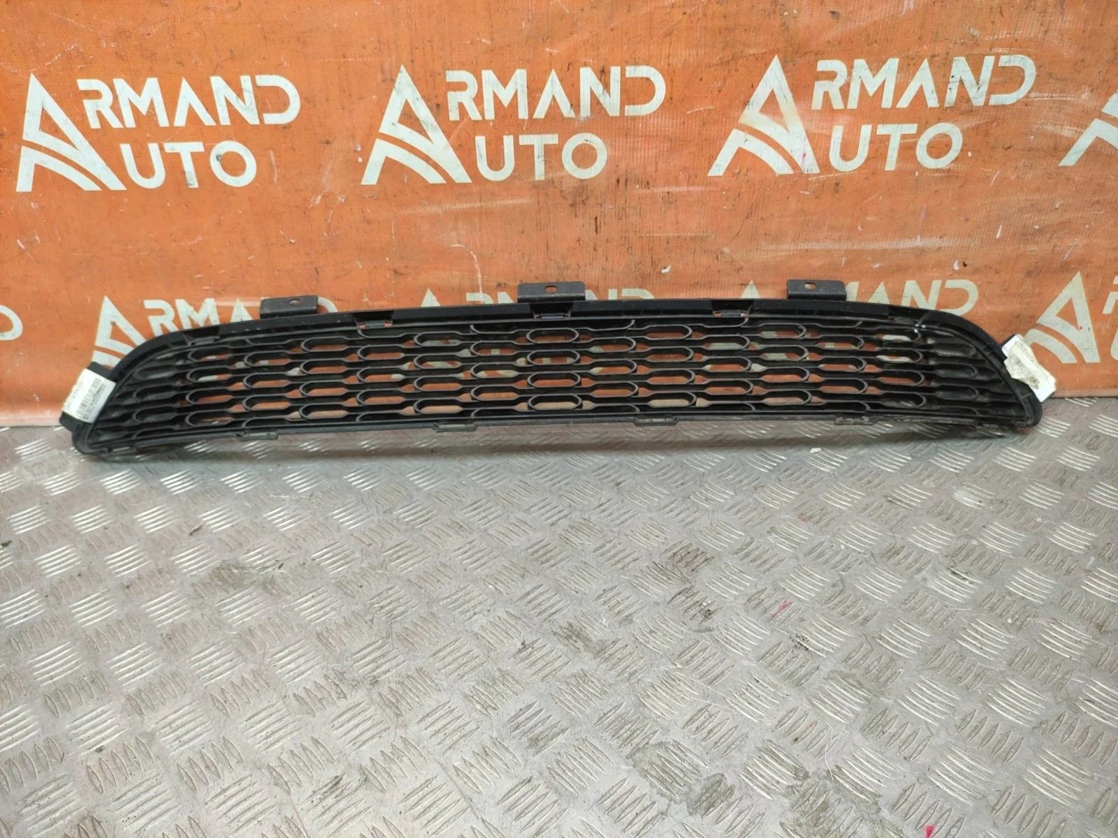 Решетка бампера KIA Sorento 2012-2019 865622P500 2 XM, передняя