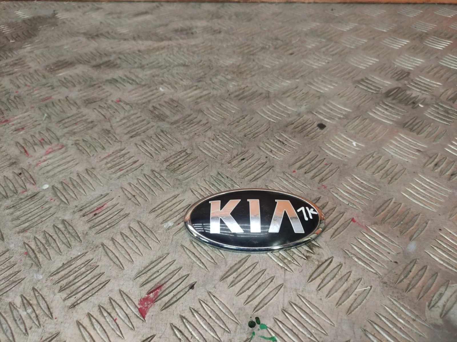 Эмблема Kia Ceed 2018-нв 863183R500 3 CD, передняя