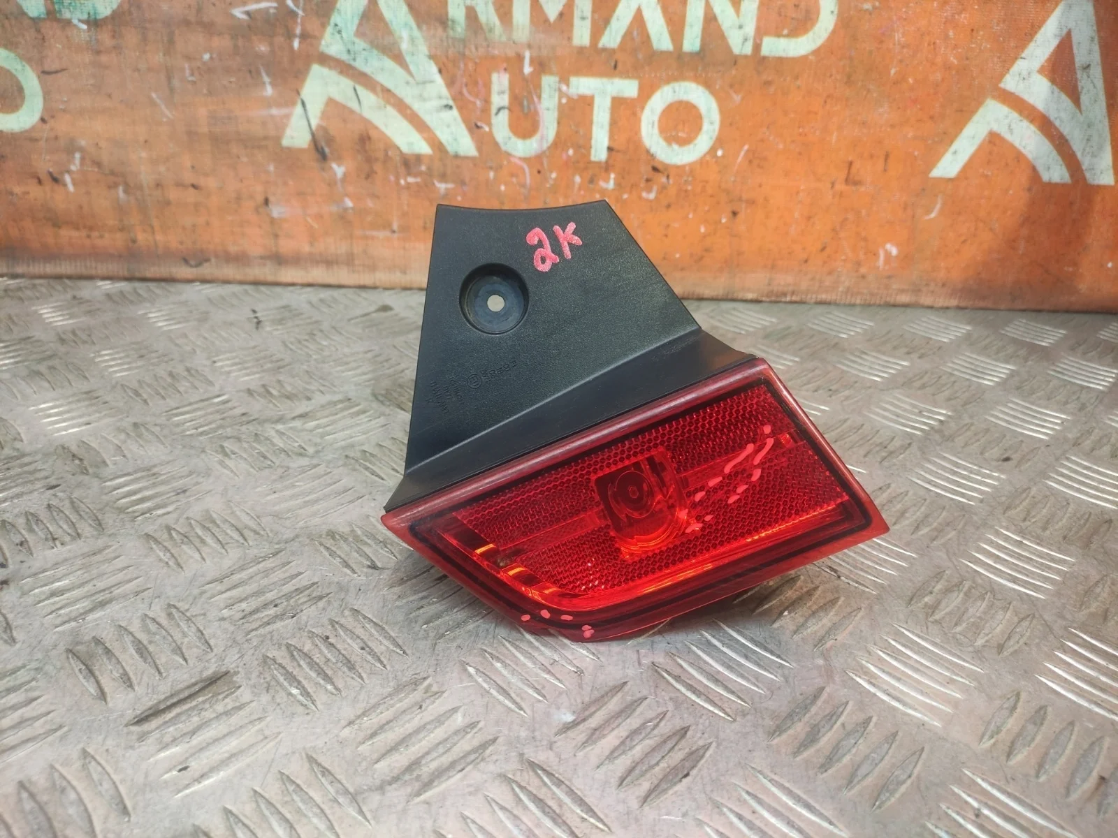 Фонарь противотуманный Mitsubishi Pajero Sport 2015-2021 8355A086 3, правый