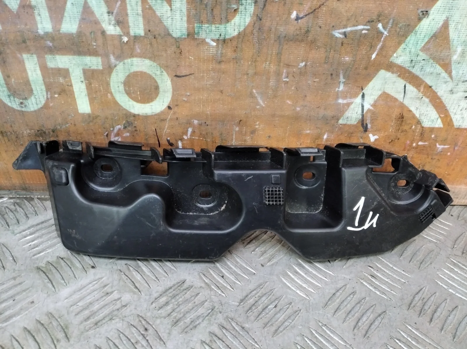 Кронштейн бампера RENAULT Duster 2010-2021 622239404R 1, передний левый