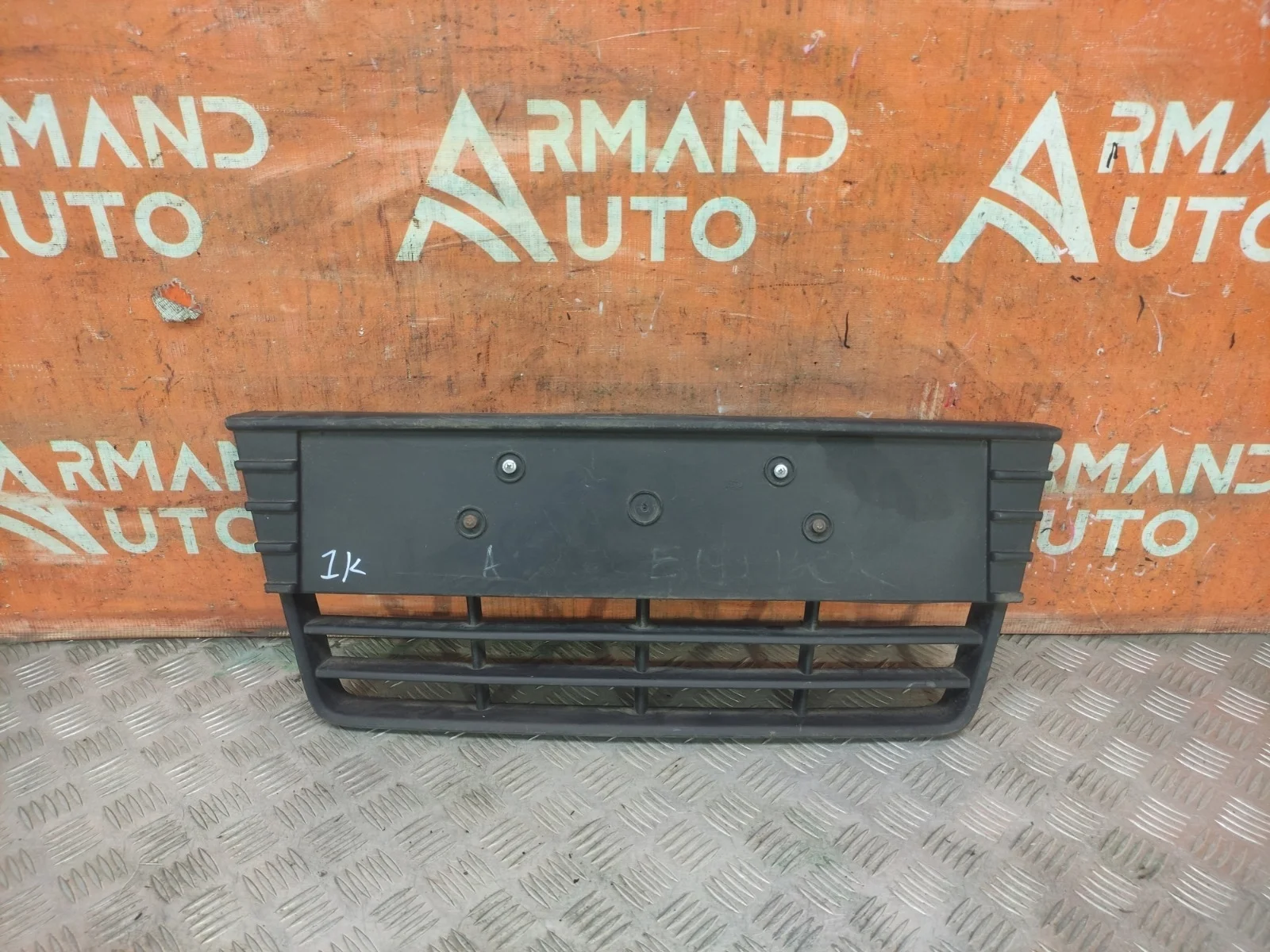 Решетка бампера FORD Focus 2011-2015 1718734 3, передняя