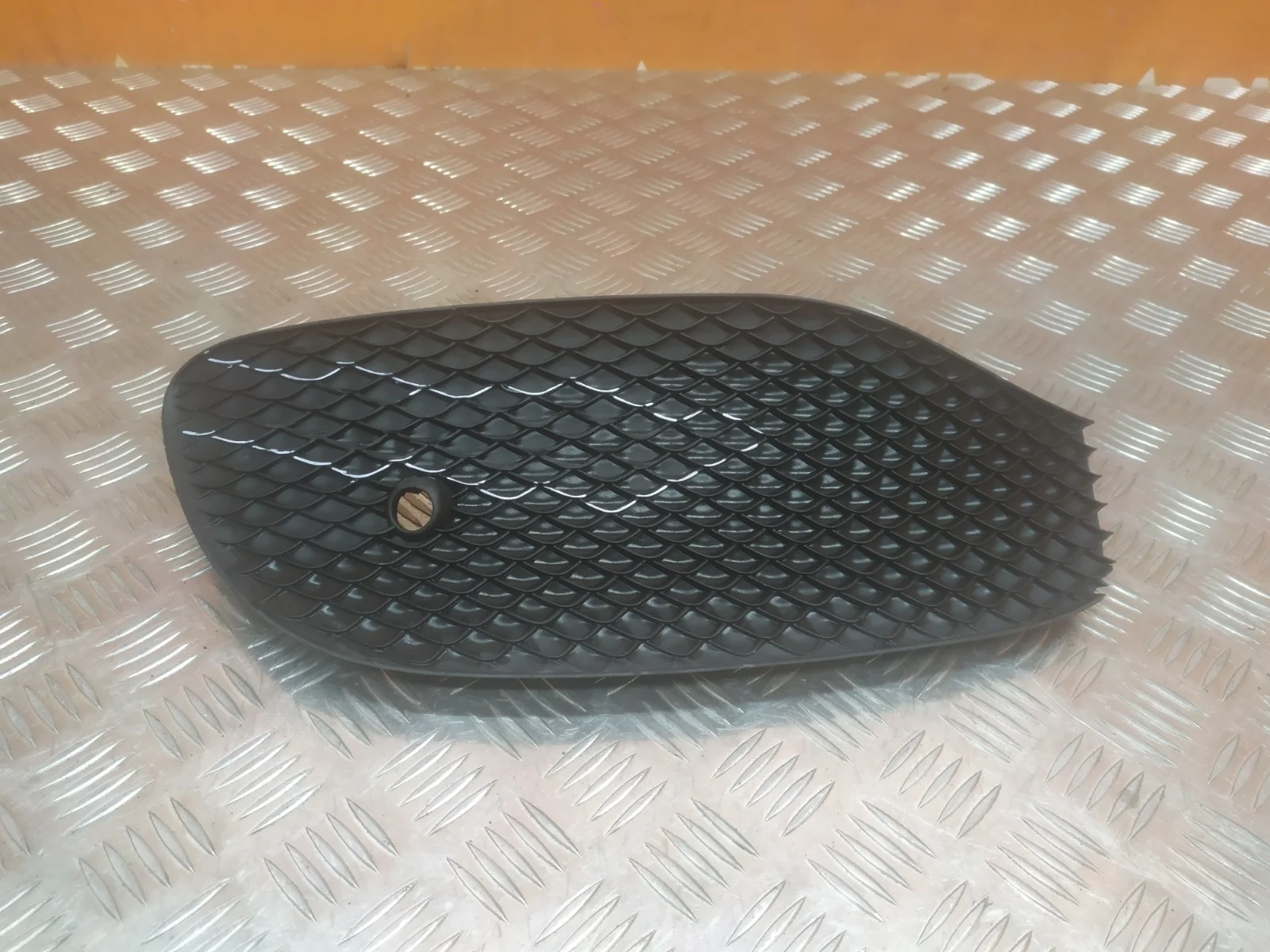 Решетка бампера Mercedes E-Class 2016-2020 A2138851500 W213, передняя левая