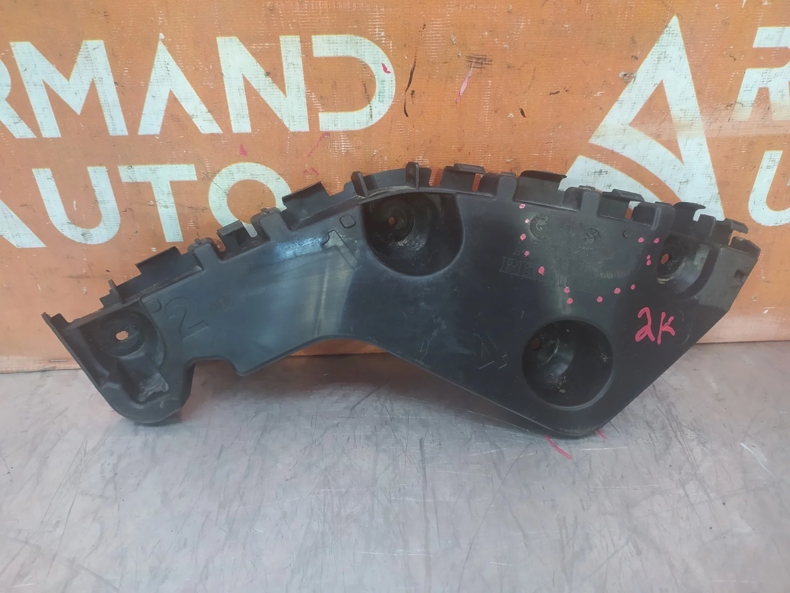 Кронштейн бампера Renault Duster 2010-2021 850442537R 1, задний правый