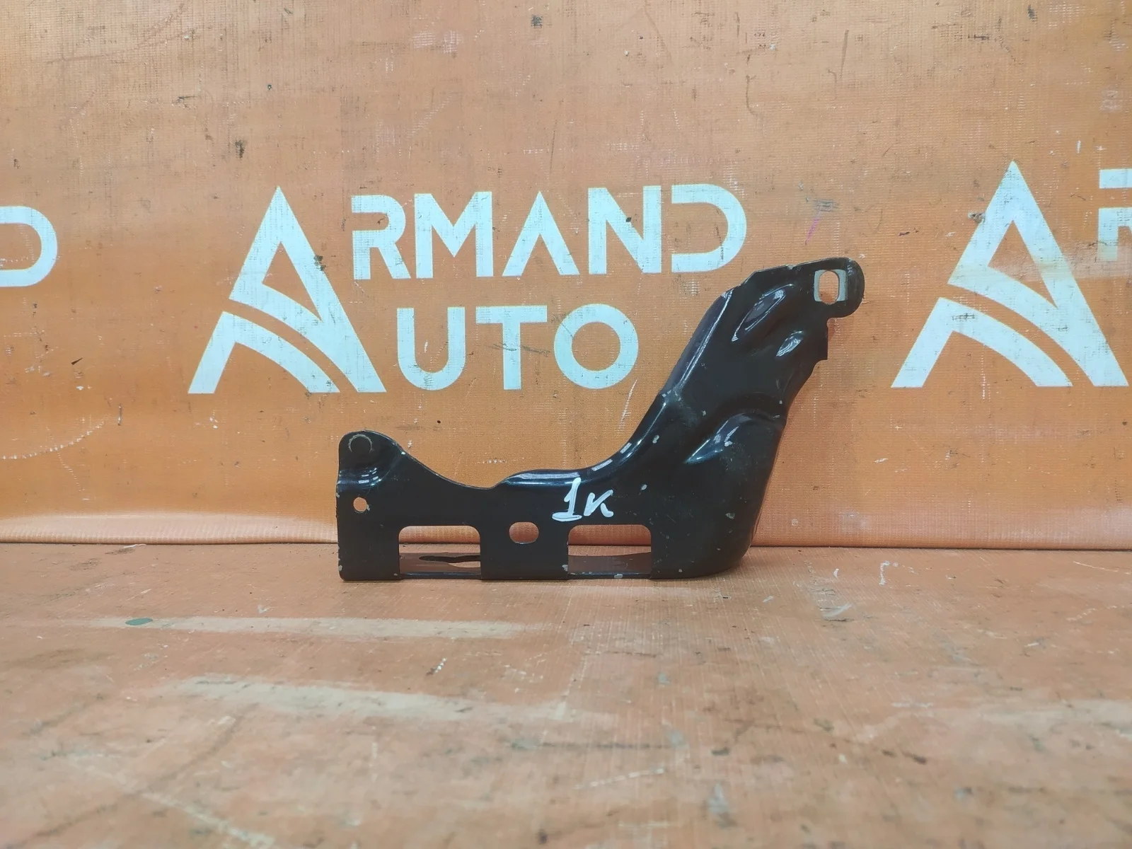 Петля капота Mercedes E-Class 2016-2023 A2138800128 W213, левая
