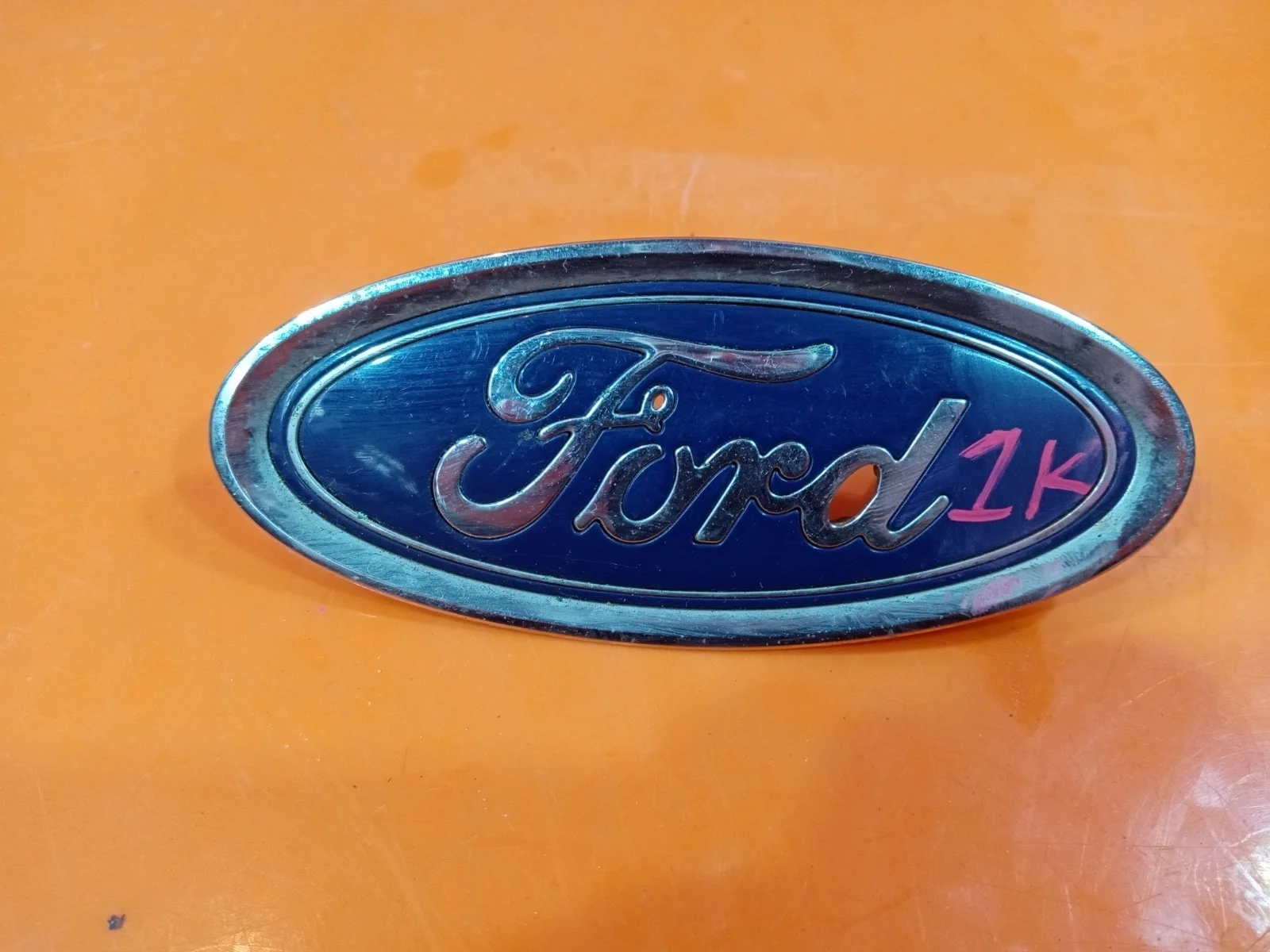 Эмблема FORD Fiesta 2012-2019 5258395 MK6, передняя